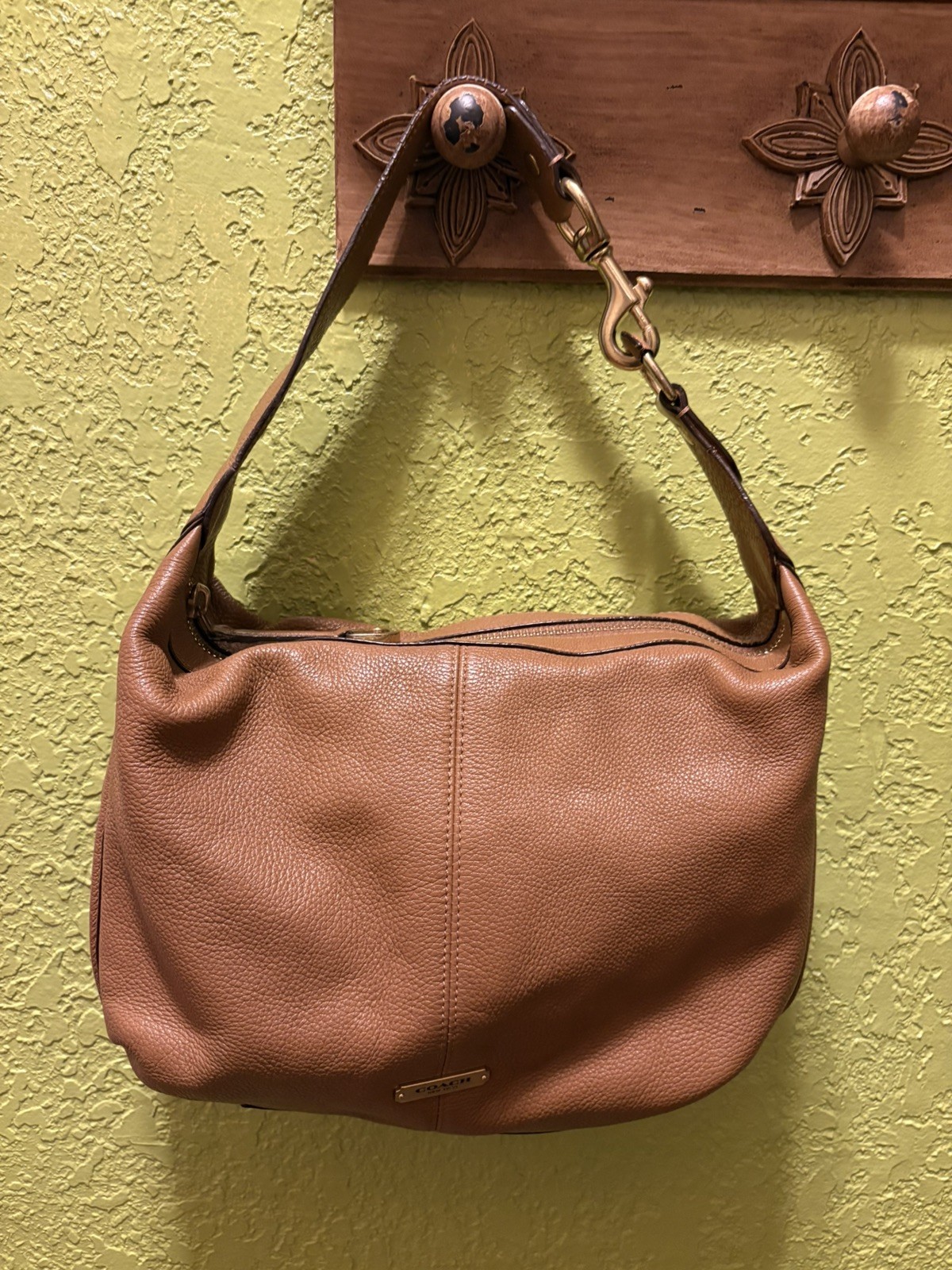 M Brown Pebbled Leather COACH Bag w/ G-Tone Hardware, YKK zipper & Logo, GUC!
