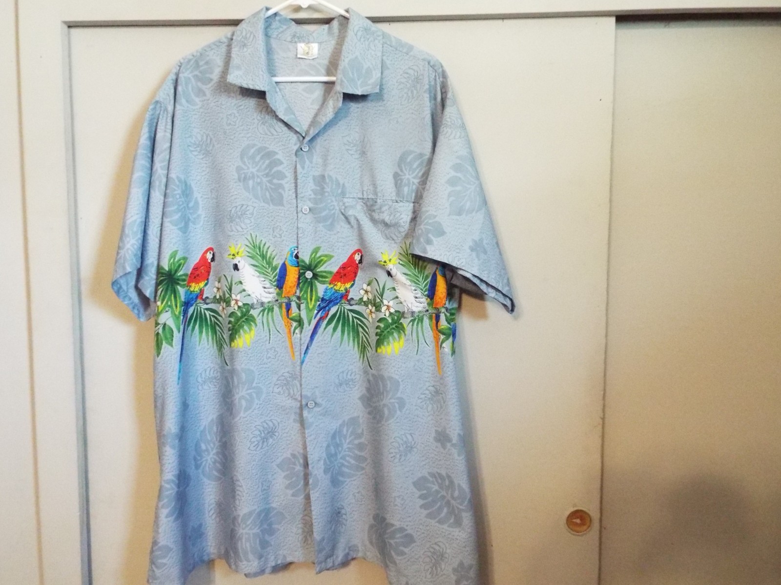 Barefoot Attitude Men’s 2X Blue Hawaiian Tropical Parrot Short Sleeve Button-Up