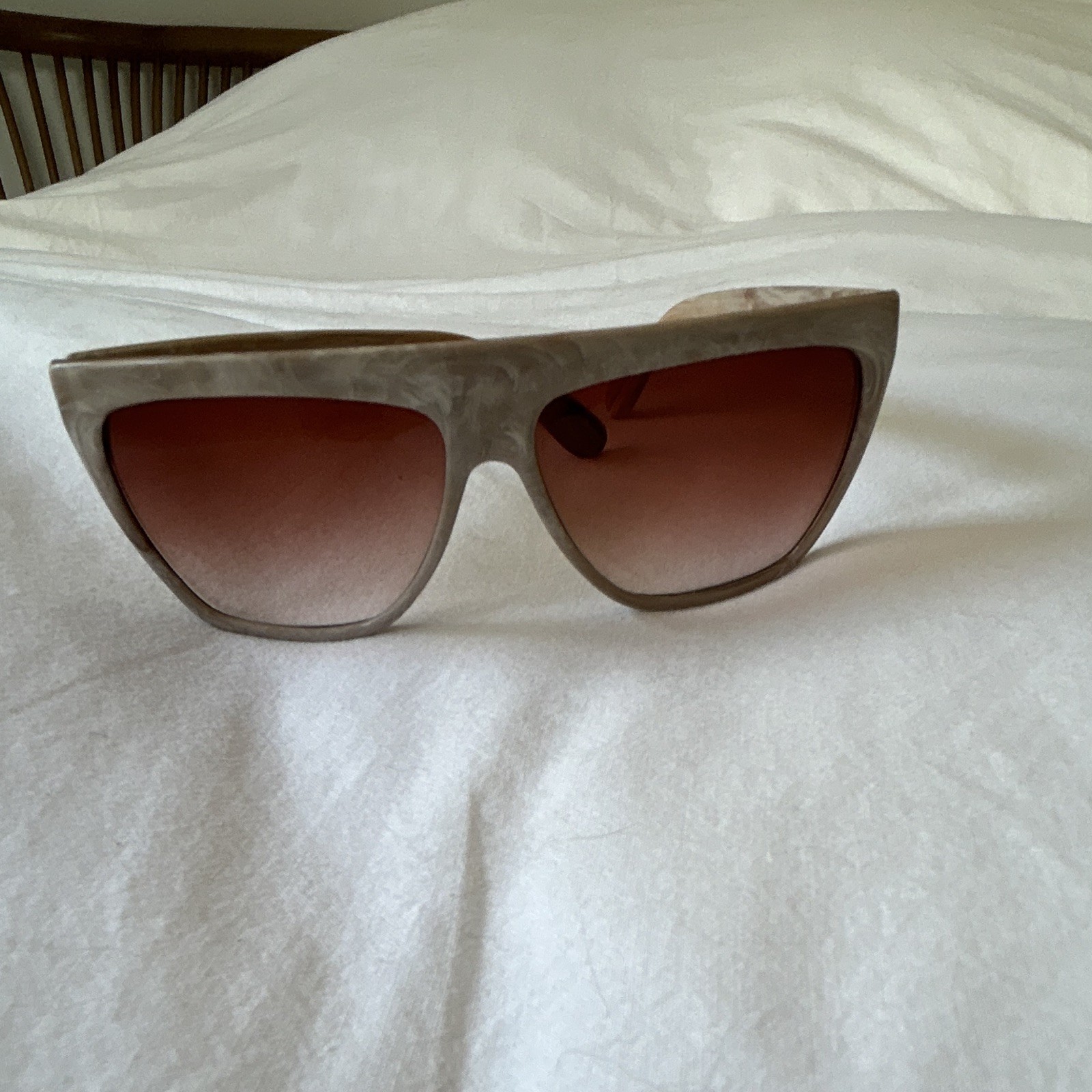 Women’s Beige Square Sunglasses Brown Gradient Tinted Lenses Lightweight