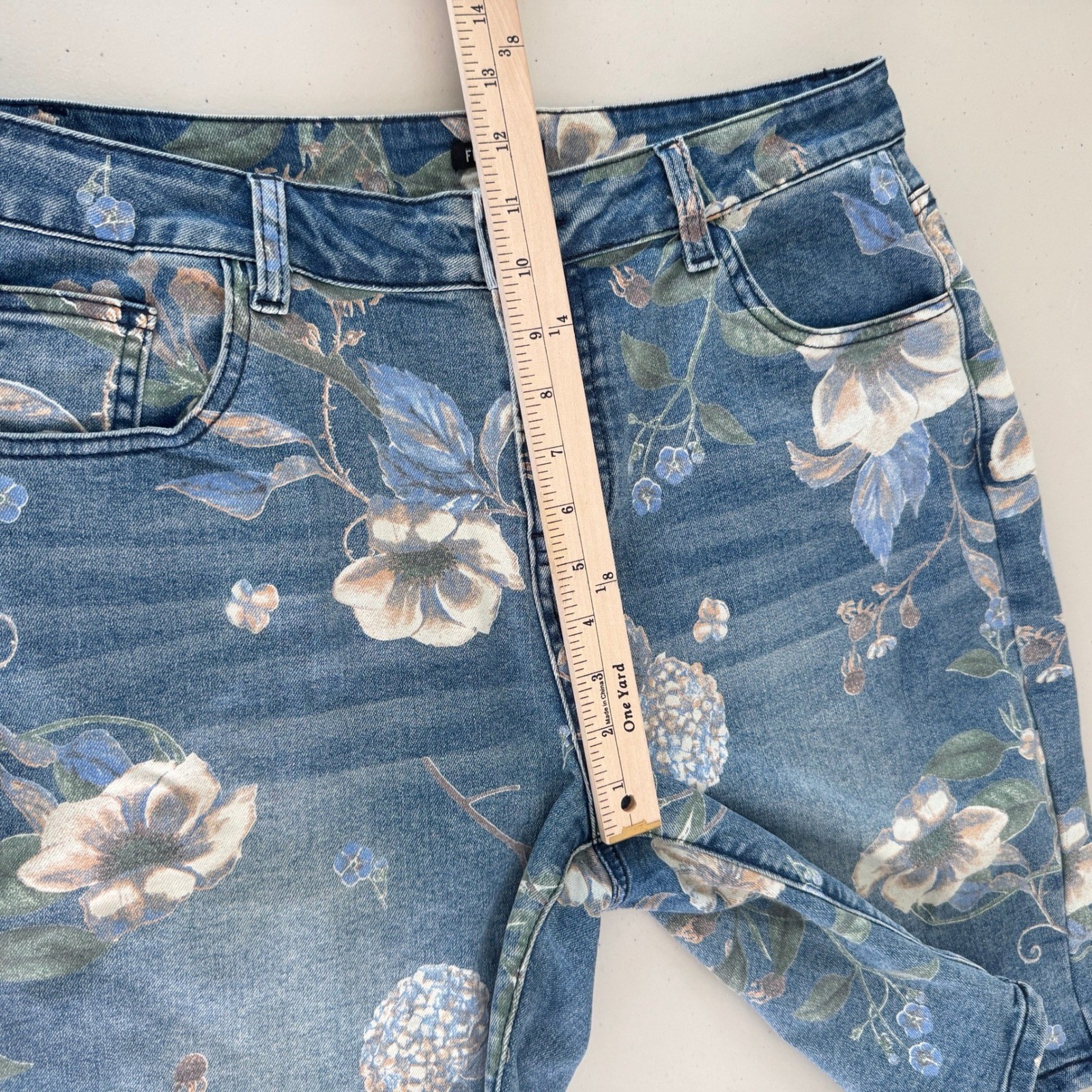 Flamingals Floral Denim Shorts XL Cotton Stretch Bermuda Cottagecore Botanical