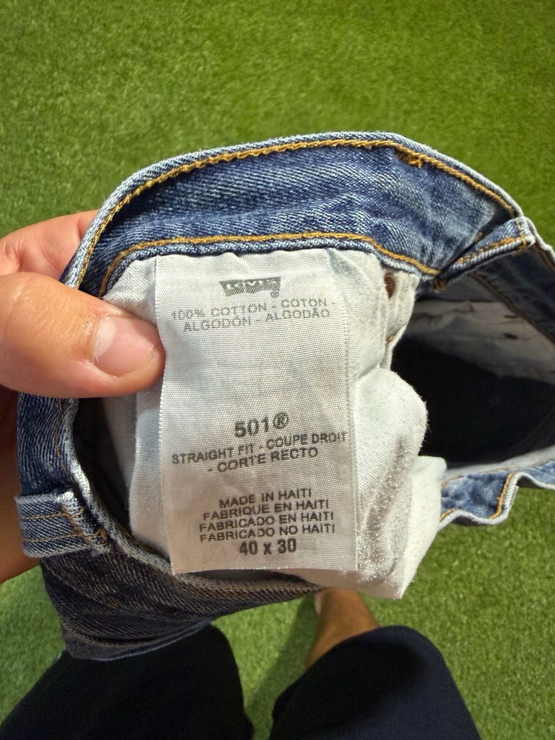 Baggy Levi’s 501 Original Fit Straight Leg Button Fly Medium Wash Jeans 40×30