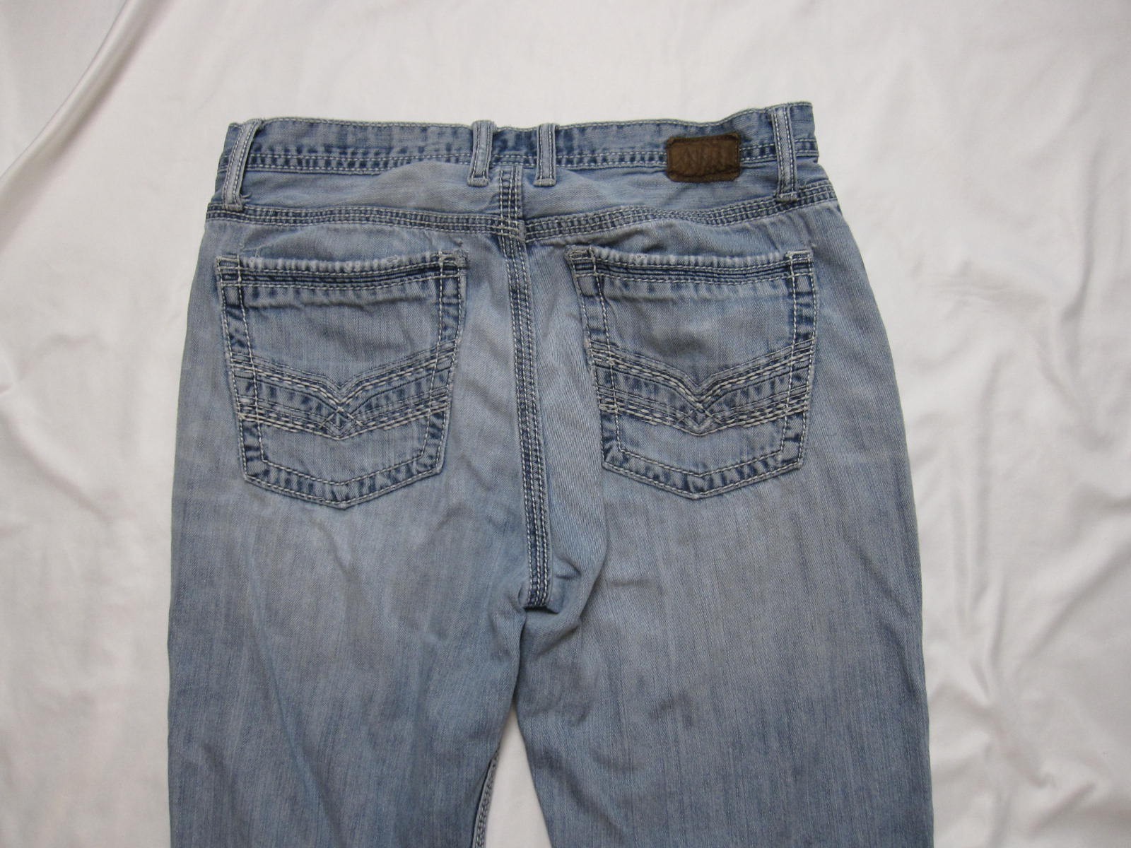 BKE Tyler Straight Jeans Men 33R Distressed Blue Denim Y2K McBling Buckle(MP591)