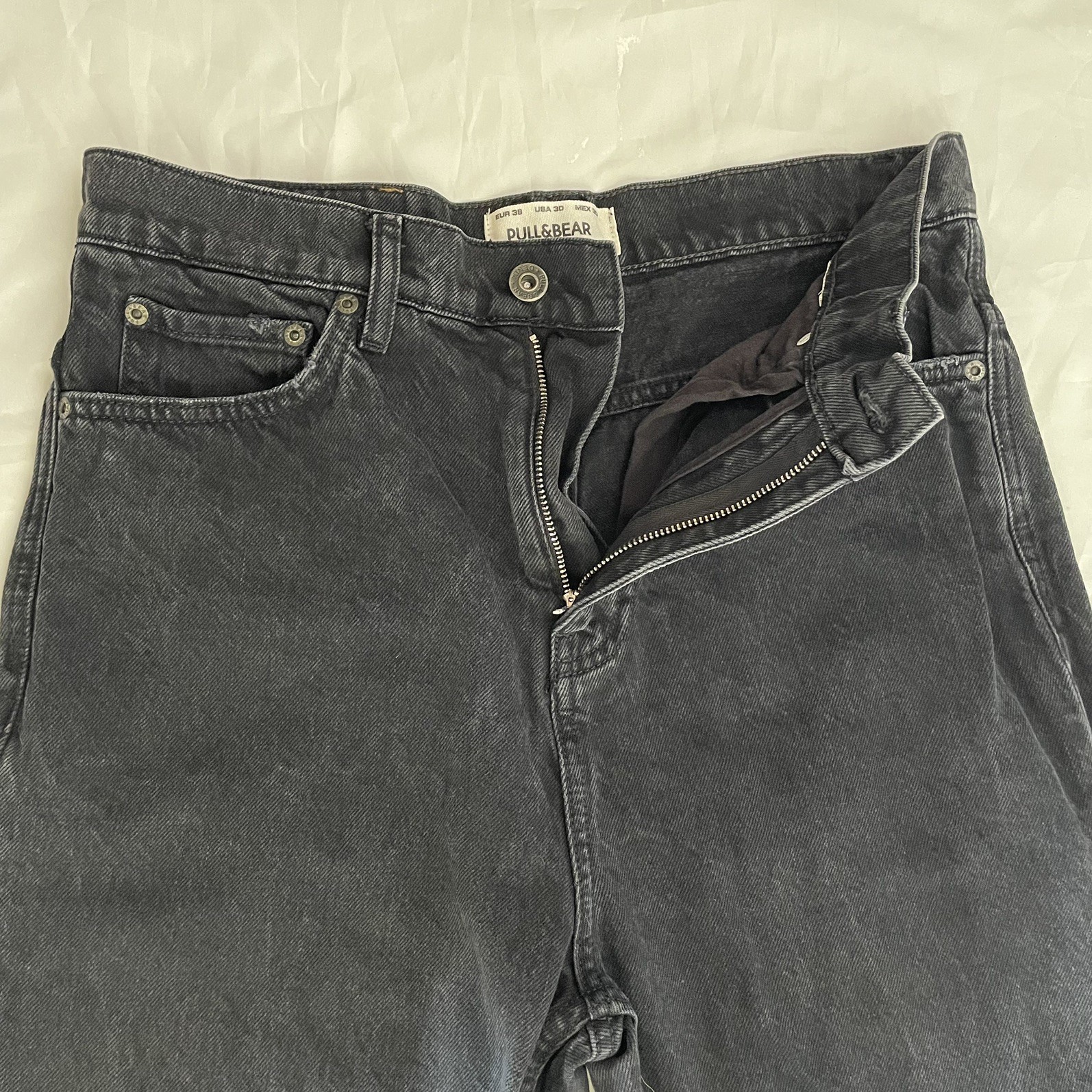 Pull & Bear Women’s High Rise Skinny Jeans Size 30– washed Black Denim