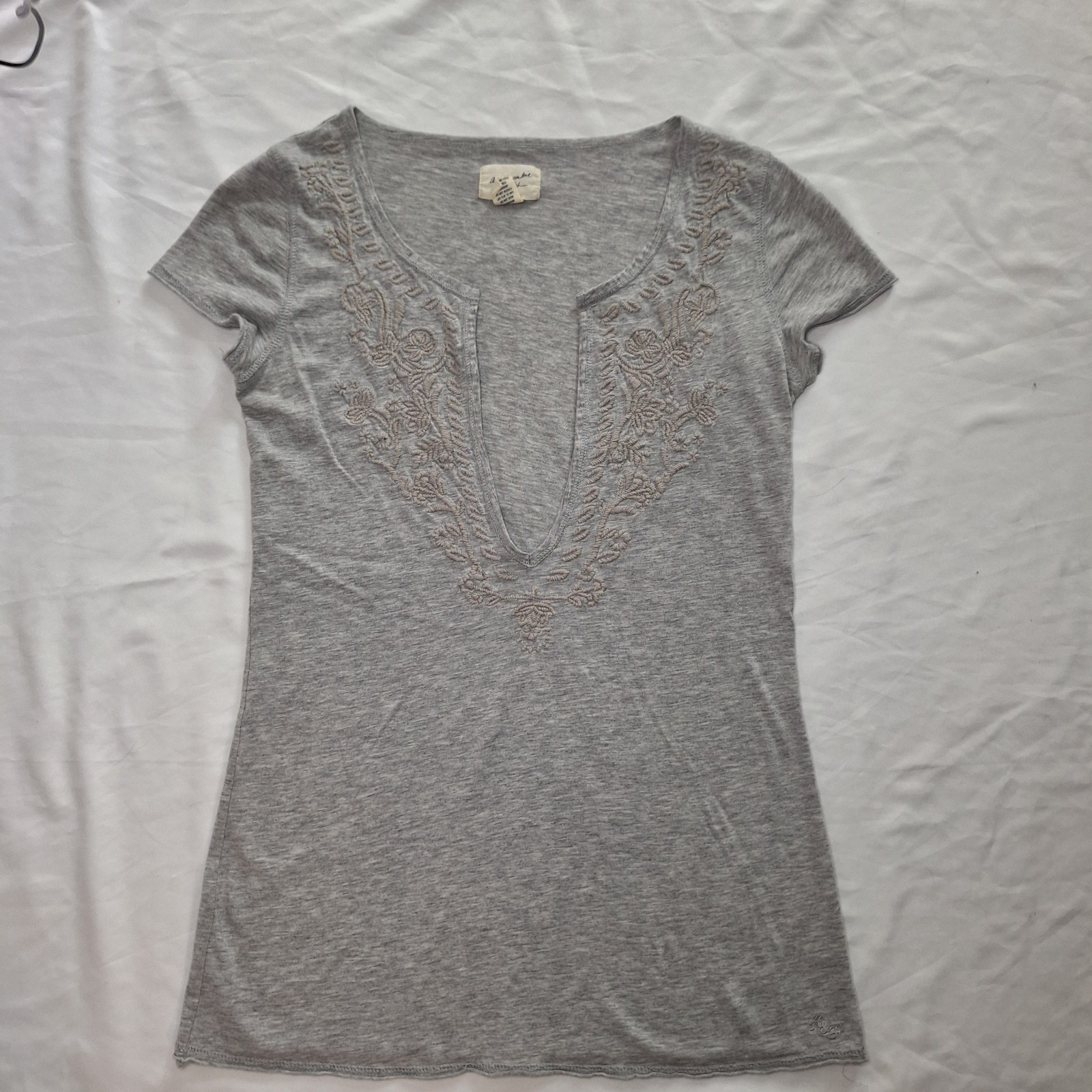 Y2K Abercrombie & Fitch Top Womens L Gray Heather Embroidered Floral Blouse
