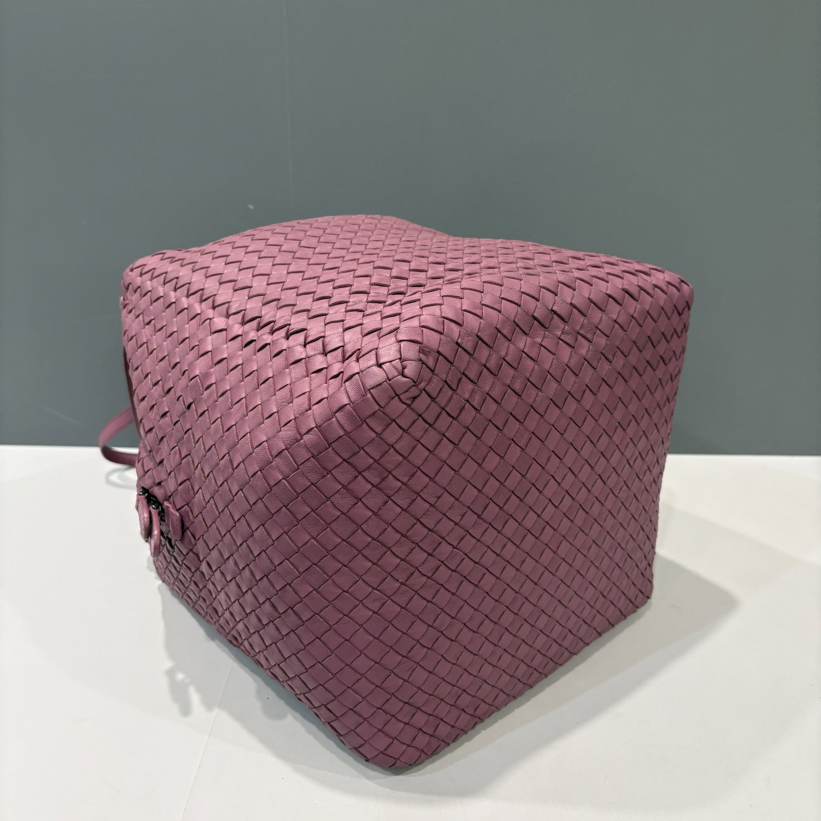 Bottega Veneta Cube Messenger Bag Purple Lambskin Intrecciato Nappa (ym012726c8)