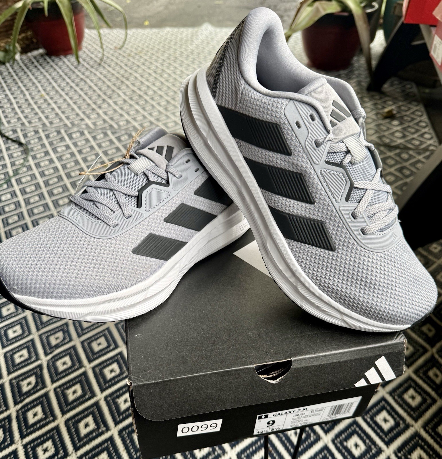 adidas Galaxy 7 Men’s Low Top Lace-Up Athletic Sneaker Halo Silver/Black ID8754