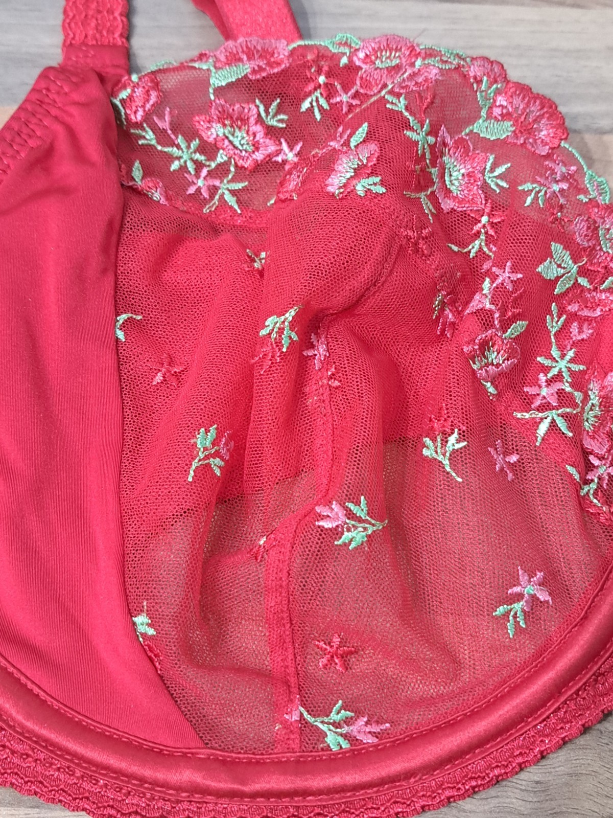 Womens Underwired Deep Red Embroidered Bra 38G
