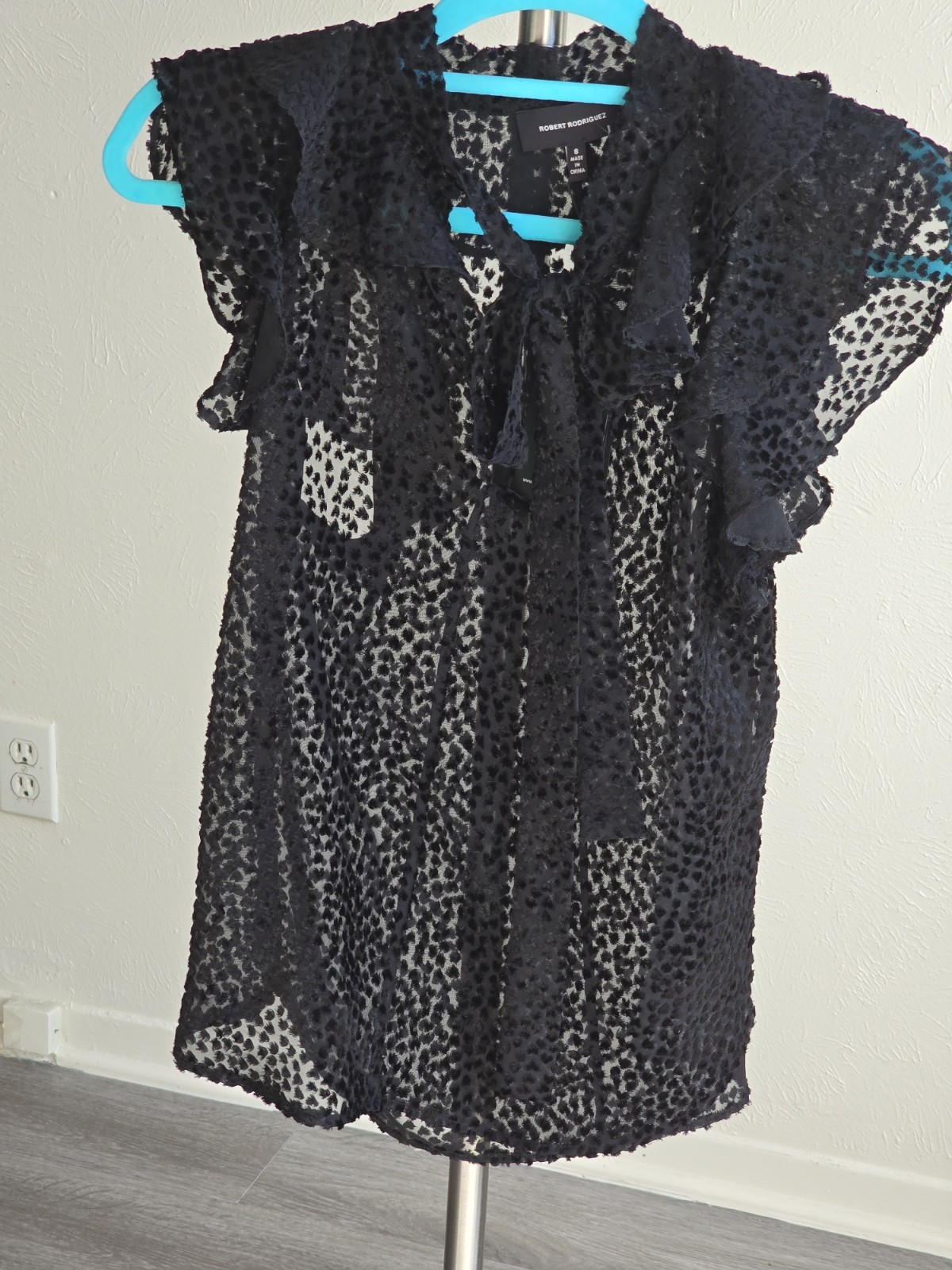 NWT Robert Rodriguez Women’s Black Sheer Flutter Sleeve Blouse. Sz 8