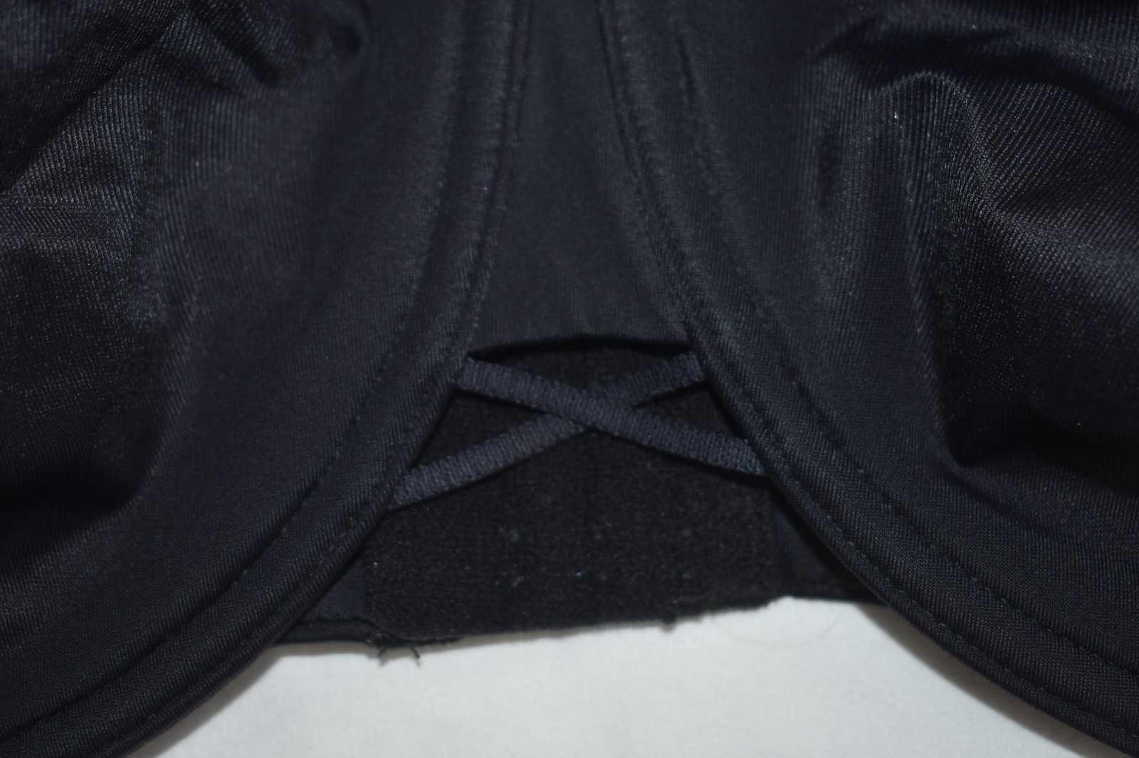 Vanity Fair Bra Radiant Collection Black Sz 42DD Underwire Full Figure Smooth