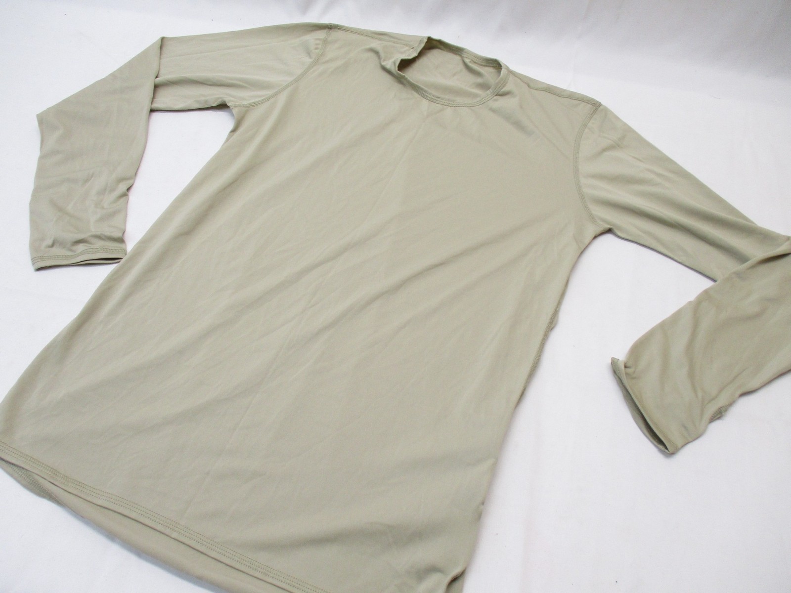 USED MILITARY SILK WEIGHT BASE LAYER SHIRT LEVEL 1 TOP SAND/TAN MOISTURE WICKING
