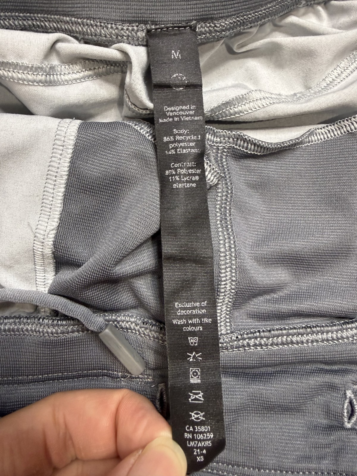 EUC – Lululemon Mens T.H.E Shorts *Size MEDIUM* *Gravel Dust Asphalt Grey*