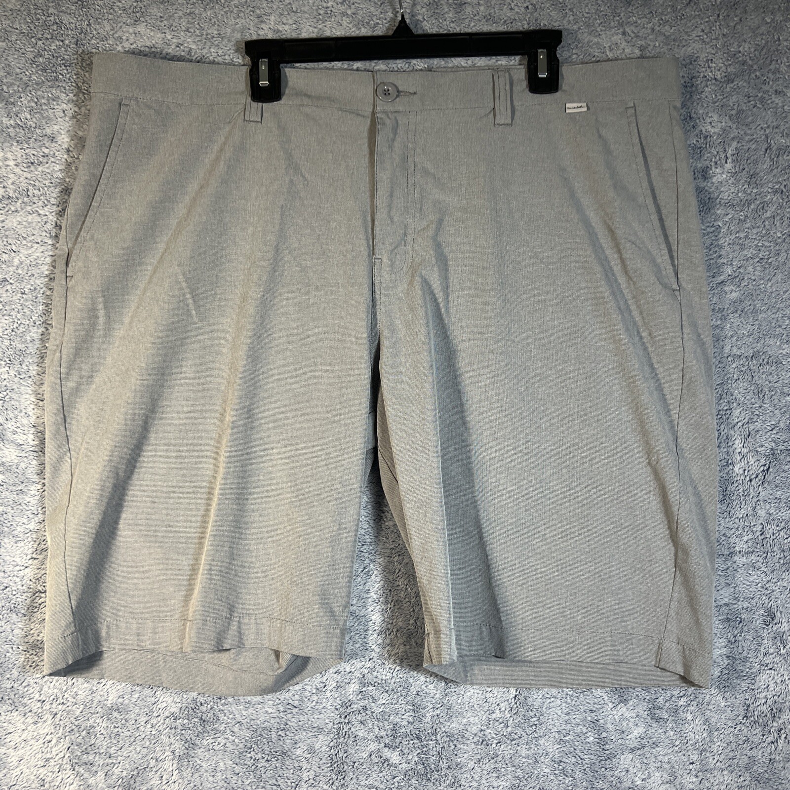 Travis Mathew Men’s Gray Golf Walking Bermuda Stretch Shorts Size 42 Pockets