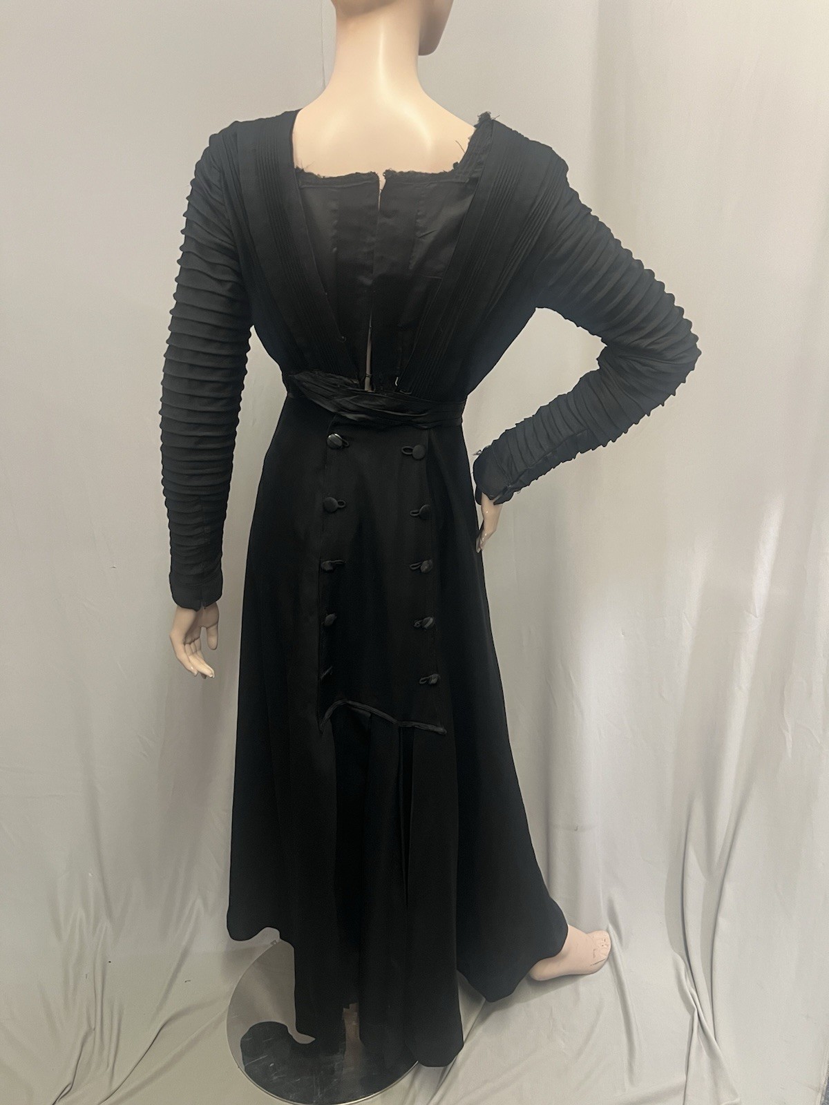 1906-1910 Black Wool Daytime Winter Dress