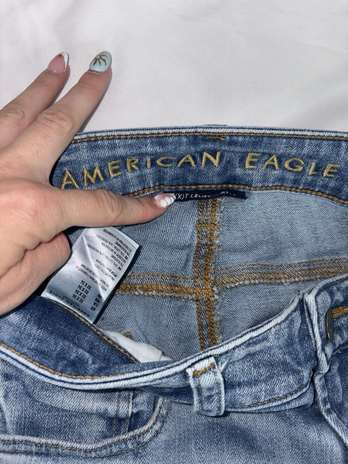 American Eagle Outfitters Straight, Light-Wash Jeans Men’s Size 32×34