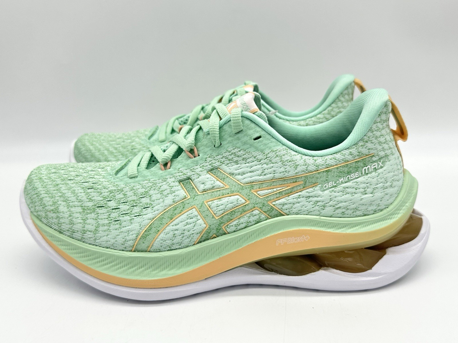 Asics Gel Kinsei Max Women’s Size 8 Running Shoes Oatmeal Tan 1012B512