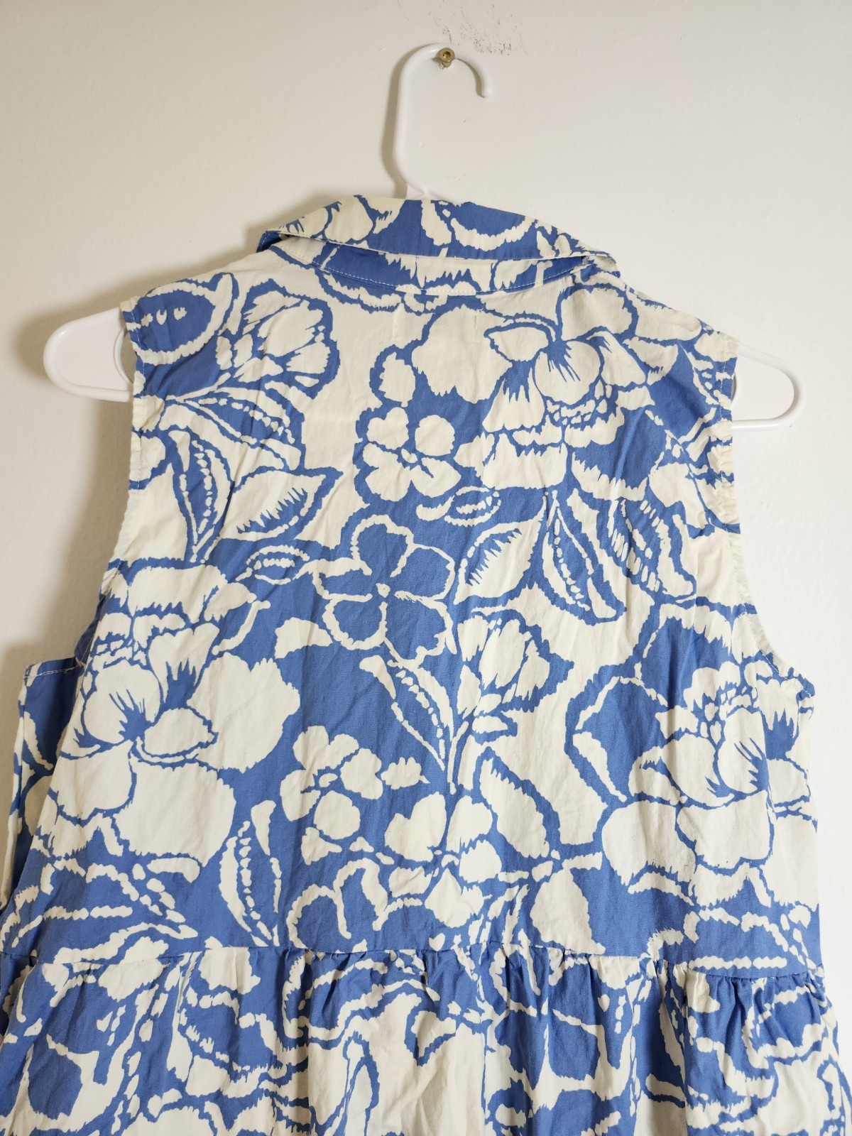 Tahari Arthur S. Levine Blue and White Floral Sleeveless Tiered Maxi Dress