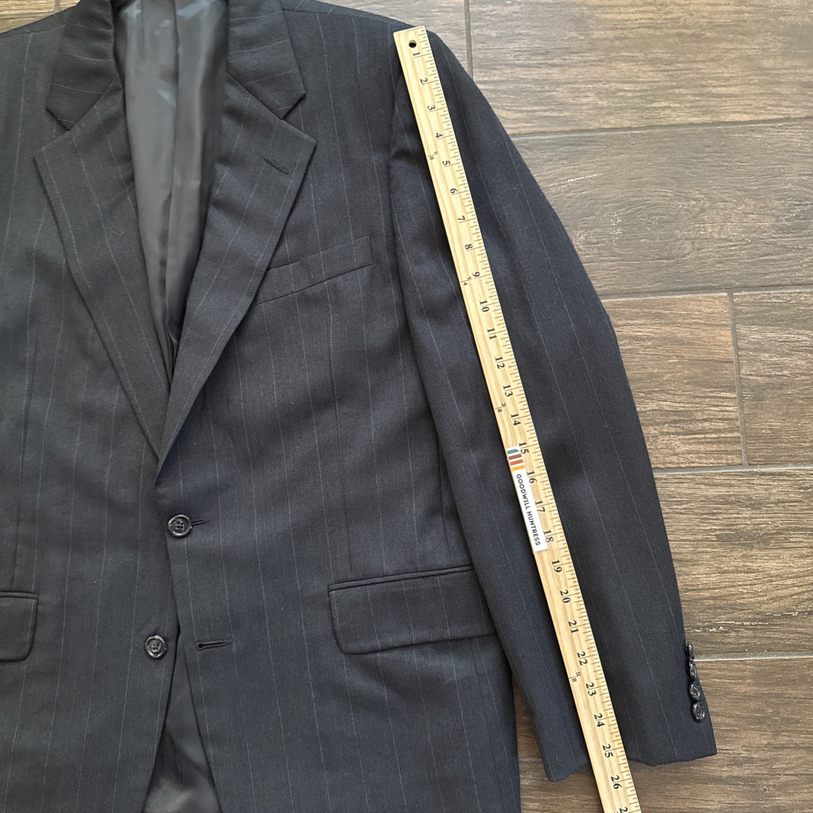 Hickey Freeman Suit Men 42R 32×31 Wool Gray Pinstripe Pleated Cuffed USA