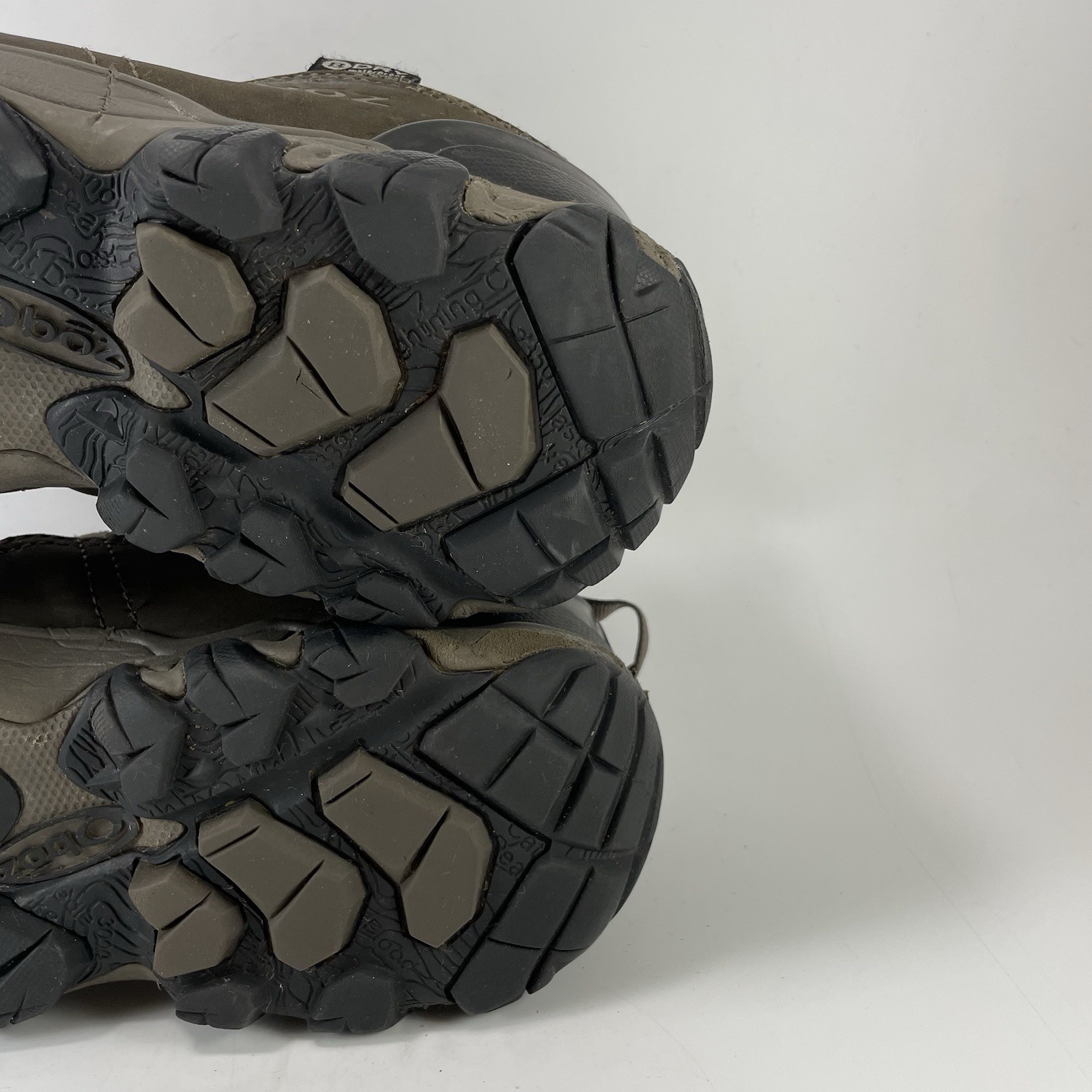 Oboz Sawtooth Low Waterproof Mens Size 11 Wide Walnut Brown Hiking Shoes
