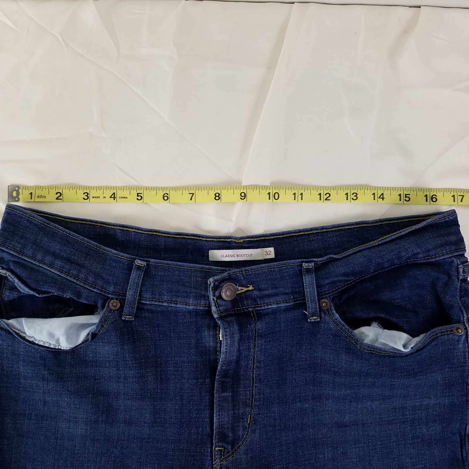 Levis Classic Bootcut Jeans Womens 32 14M Dark Wash Blue Denim Mid Rise
