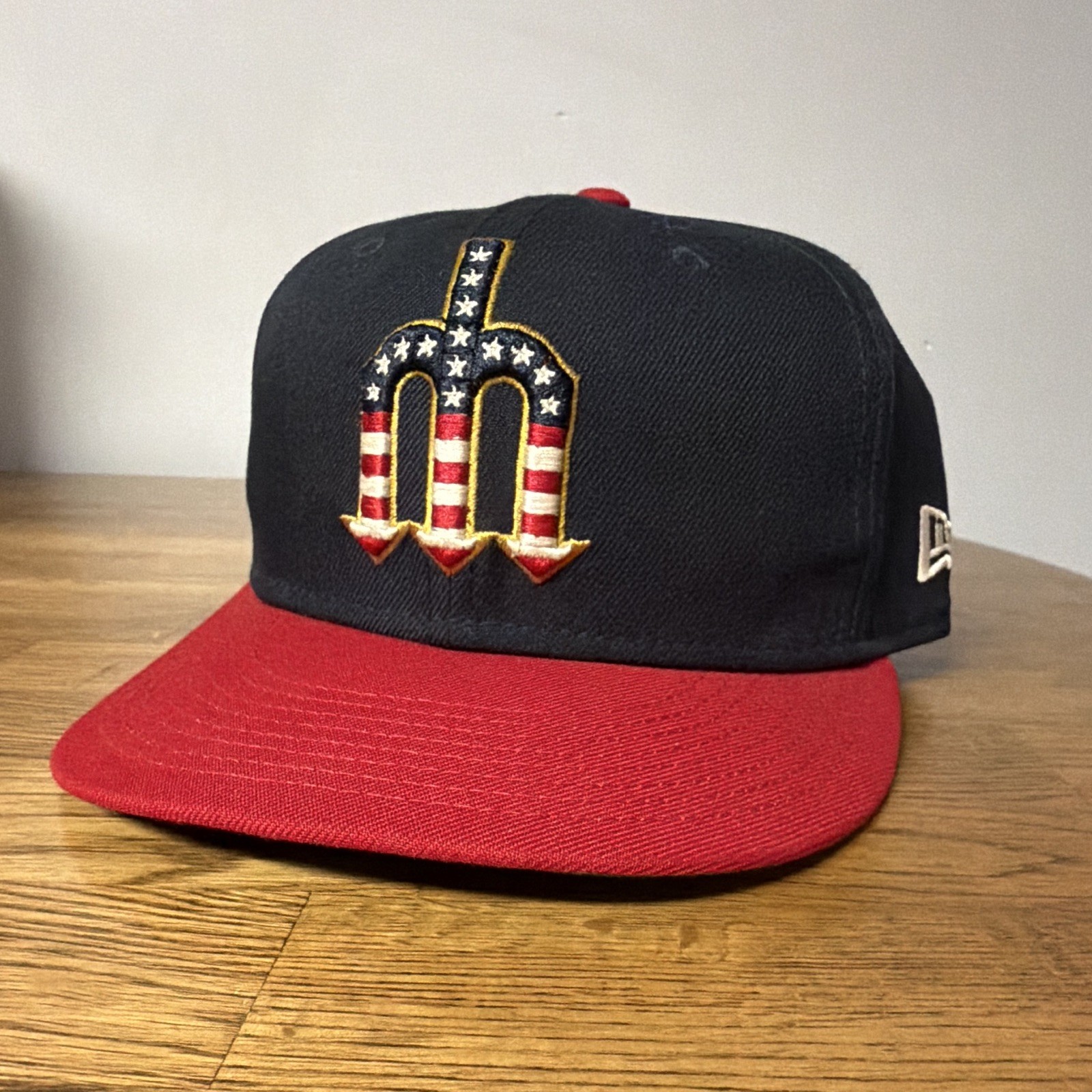 New Era 59FIFTY Fitted Seattle Mariners 4th of July Baseball Cap Size 7 1/4