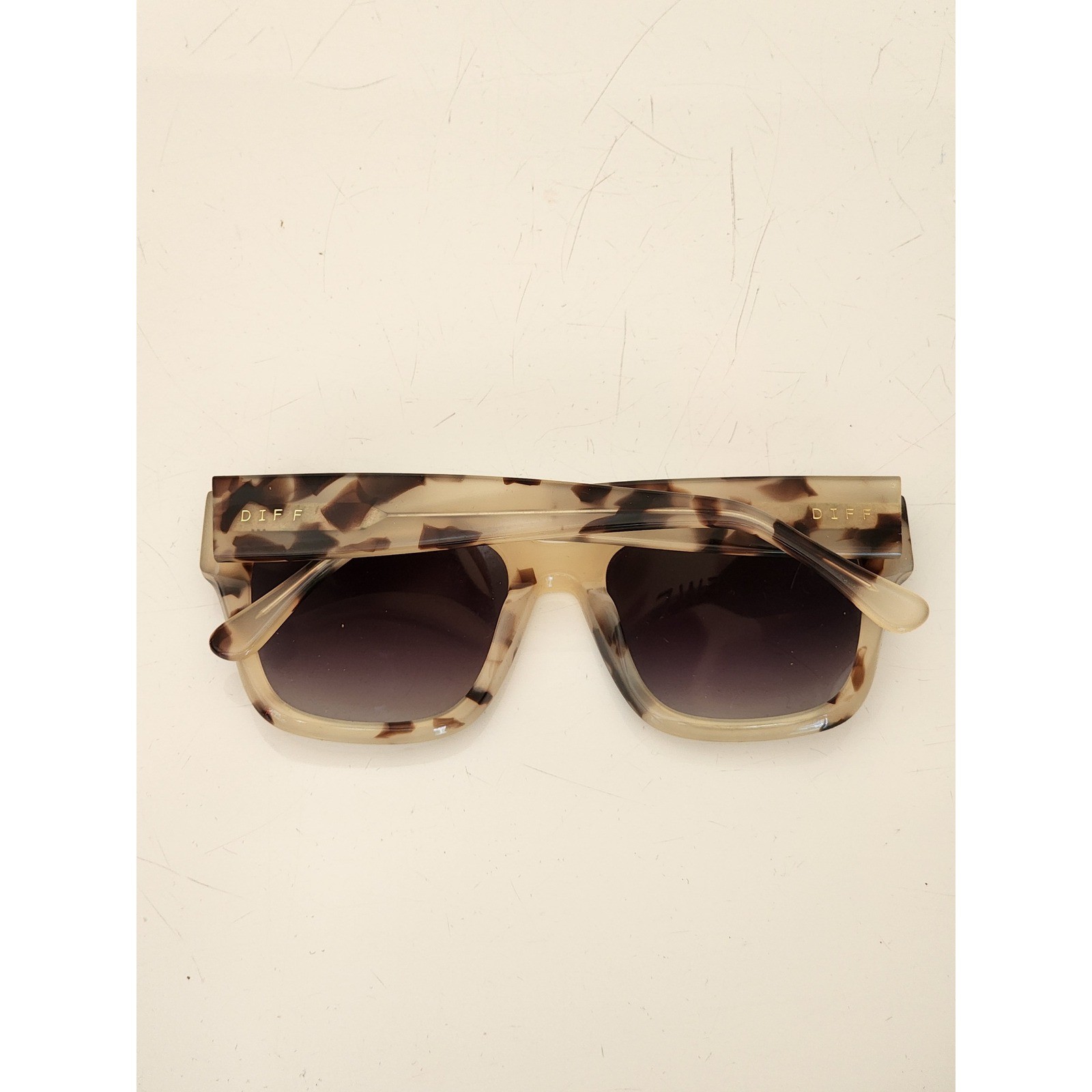 DIFF Eyewear Bella II Sunglasses Cream Tortoise Oversized Square Frames CT-GO