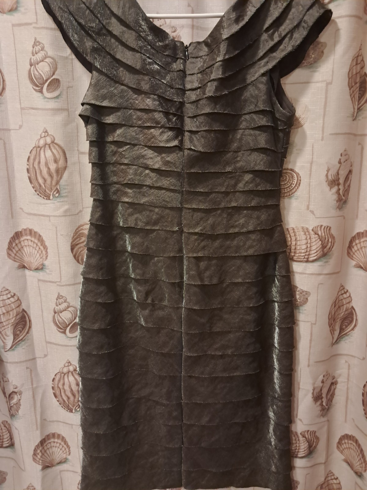 London Times Brown Satin Sheath Dress Scoop Neck Sleeveless Ruffle Flower 8