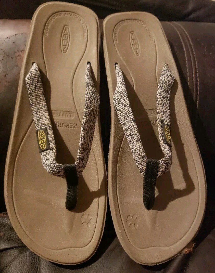 KEEN HARVEST Flip Flops Women’s Size 8 BLACK/WHITE Tan Sole Thong Sandals New