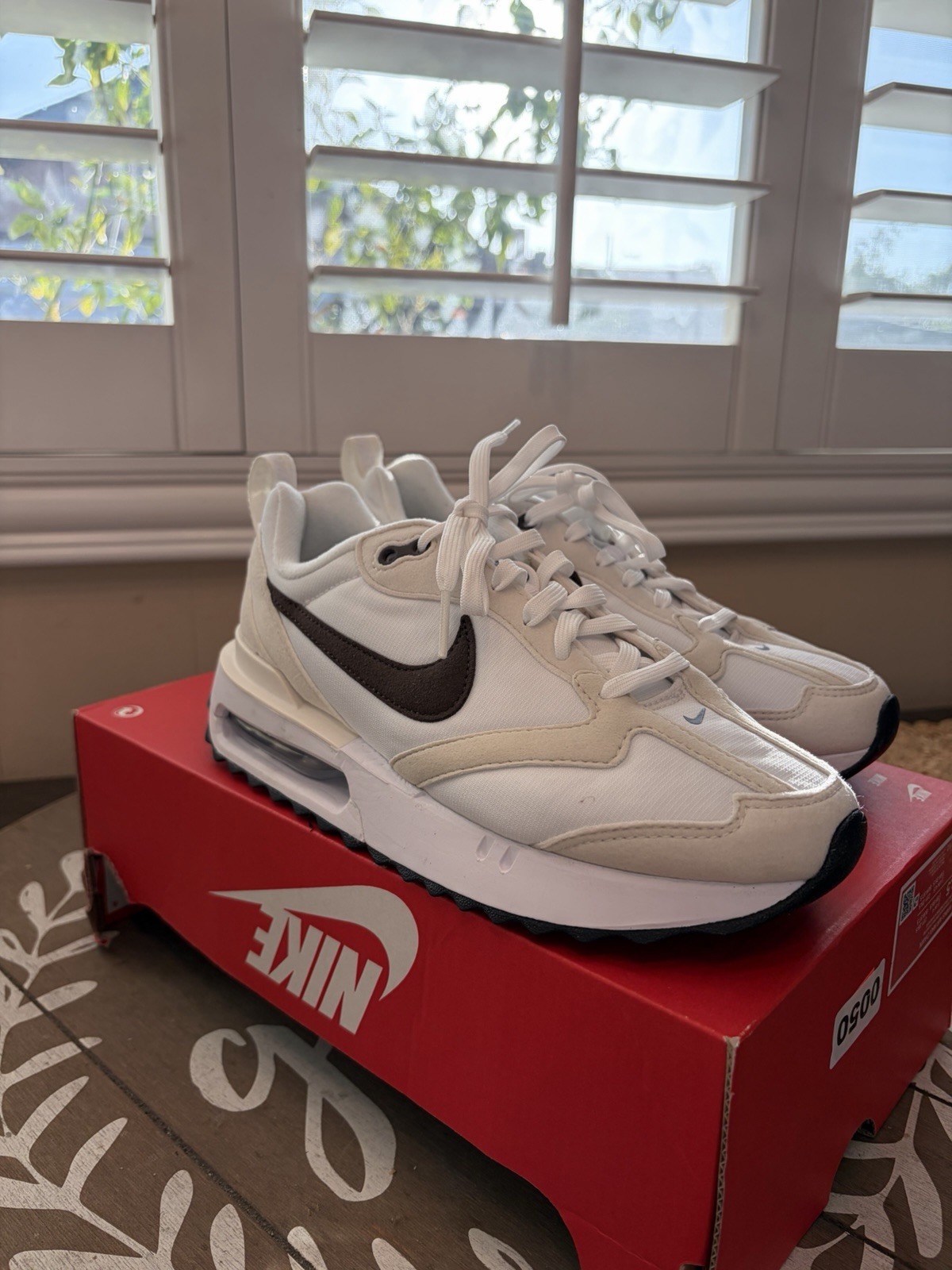 Size 6.5 – Nike Air Max Dawn