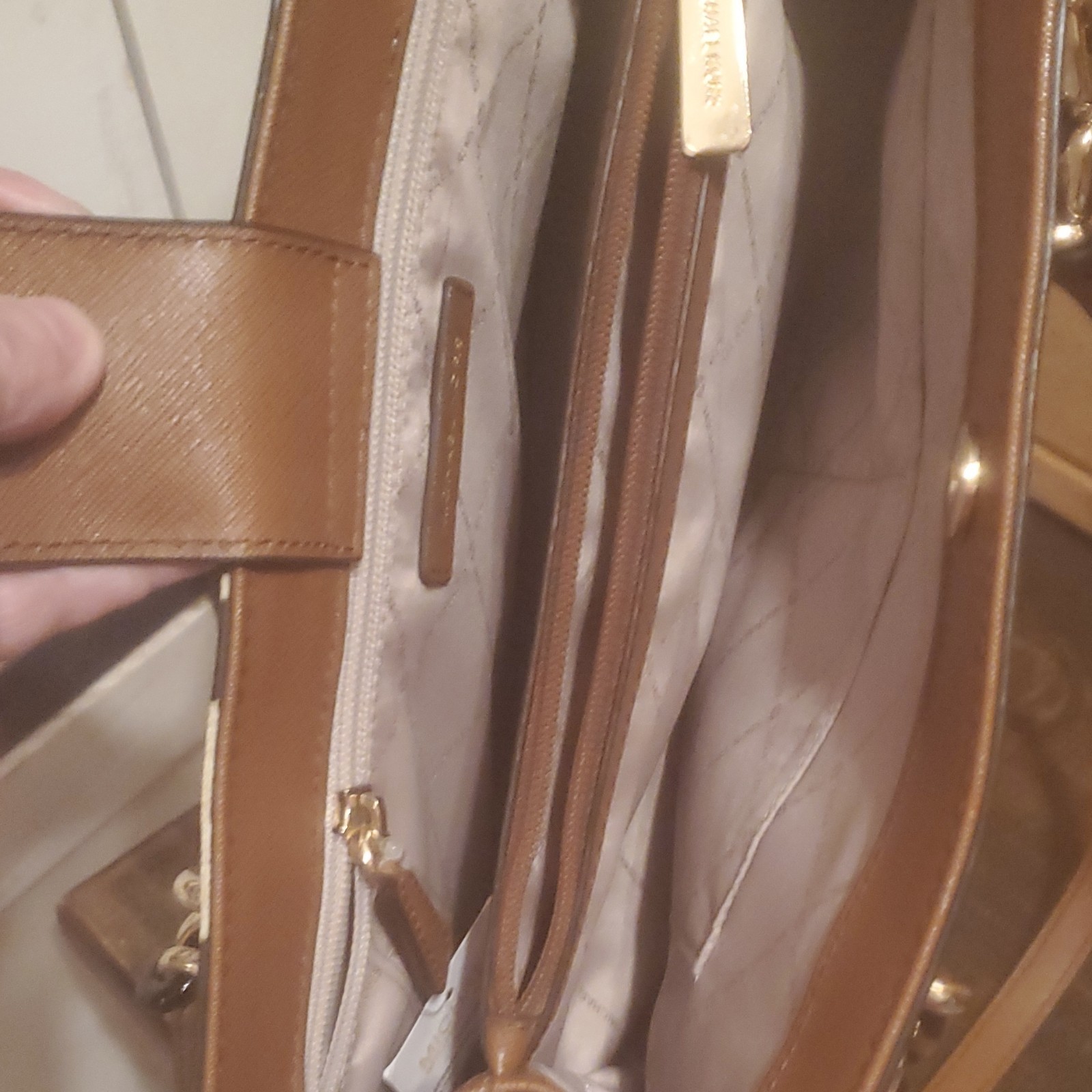 Michael Kors Signature Logo Tote Bag Large Zip Lined Inner Pockets Brown Beige