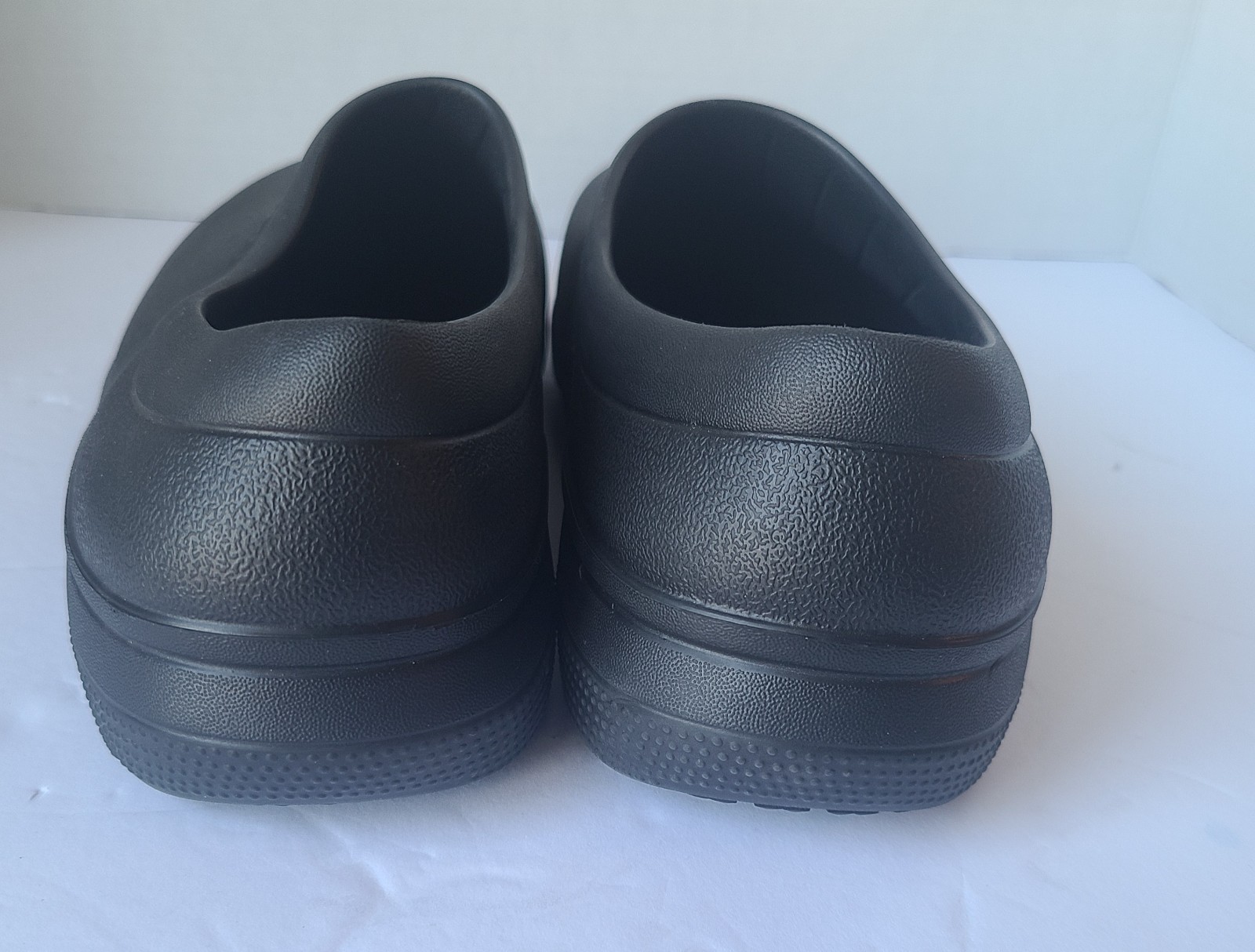 Crocs M8 W10 Bistro Black at Work Clog Shoes Slip Resistant Nursing Chef Comfort