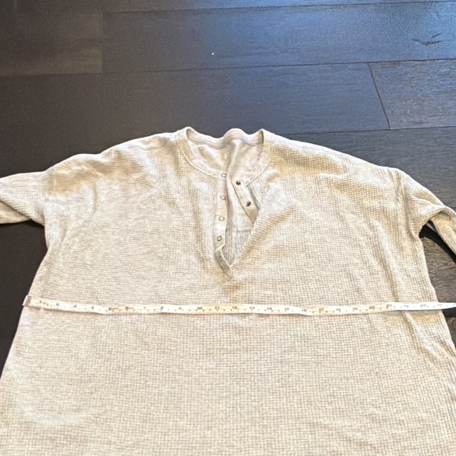 OFFLINE by Aerie Beige Solid Knit Henley Button Long Sleeve Top Regular M