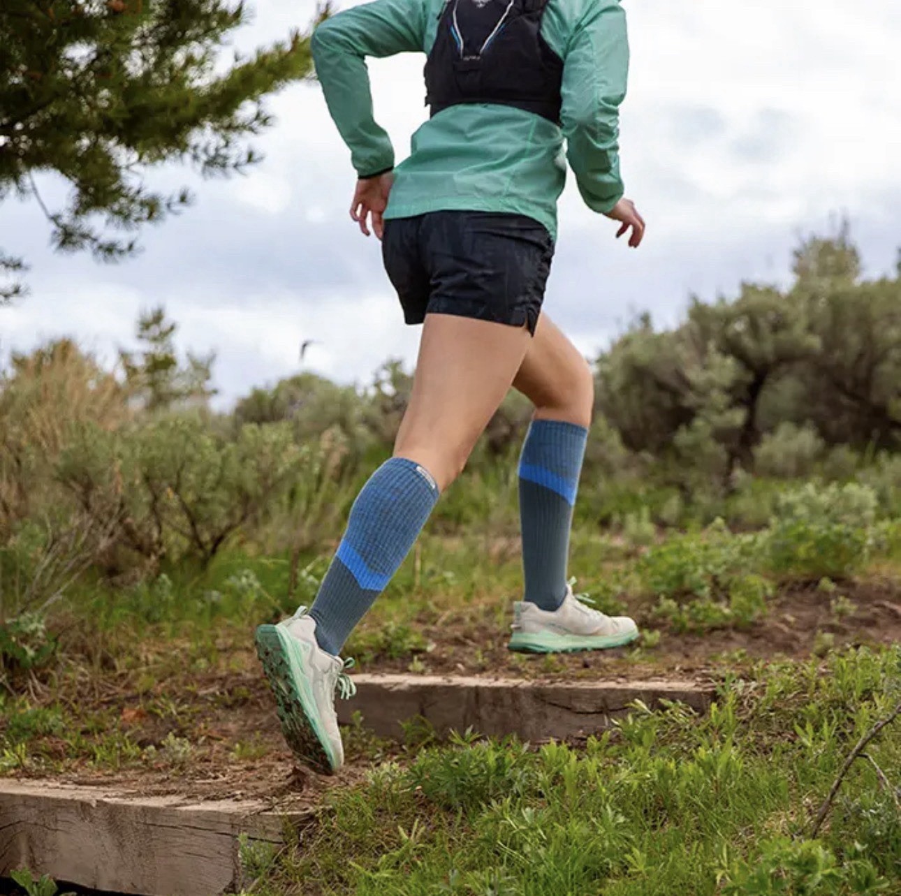 Injinji Over the Calf Performance Trail Socks Size Medium M 8-10.5