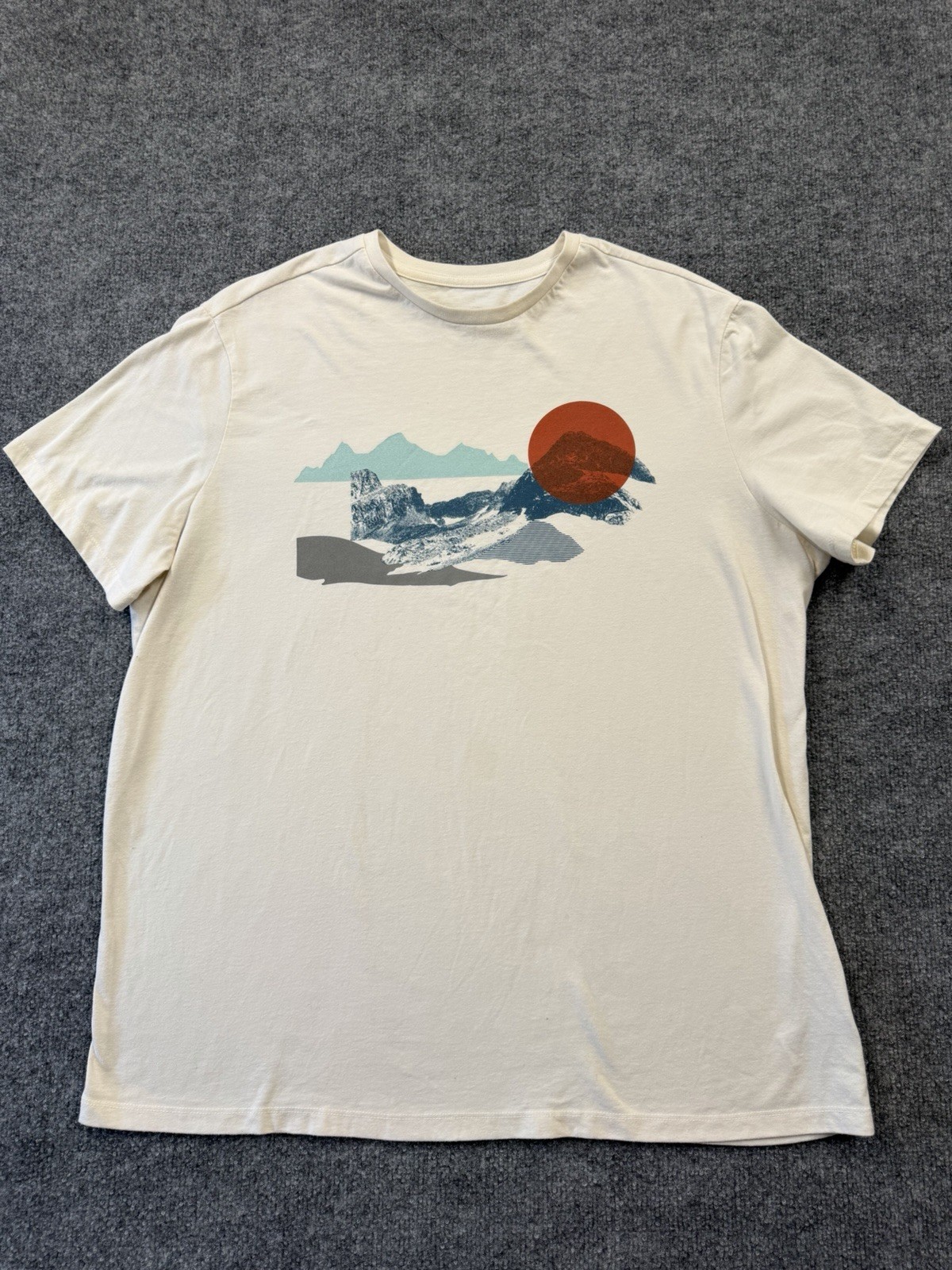Goodfellow Men’s Ivory Mountain Scene with Sun XL