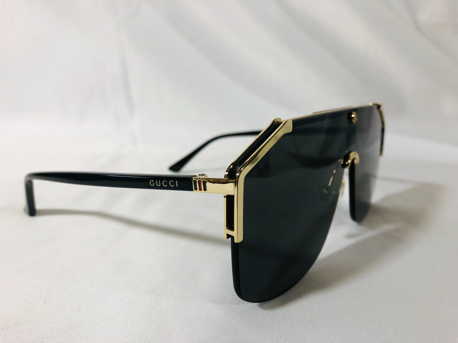 Authentic New Gucci GG0291S Gold / Grey Lens Shield Sunglasses 100% UV