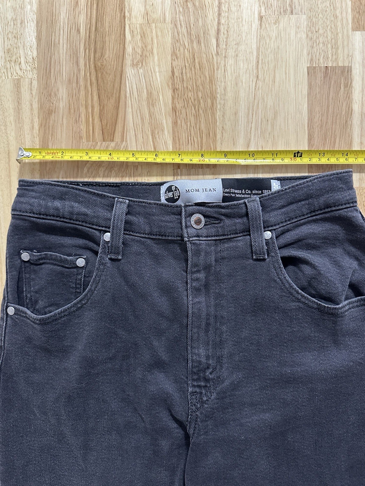 Levi’s SilverTab Women’s Gray Dark Wash High Rise Mom Jeans 5-Pocket Cotton