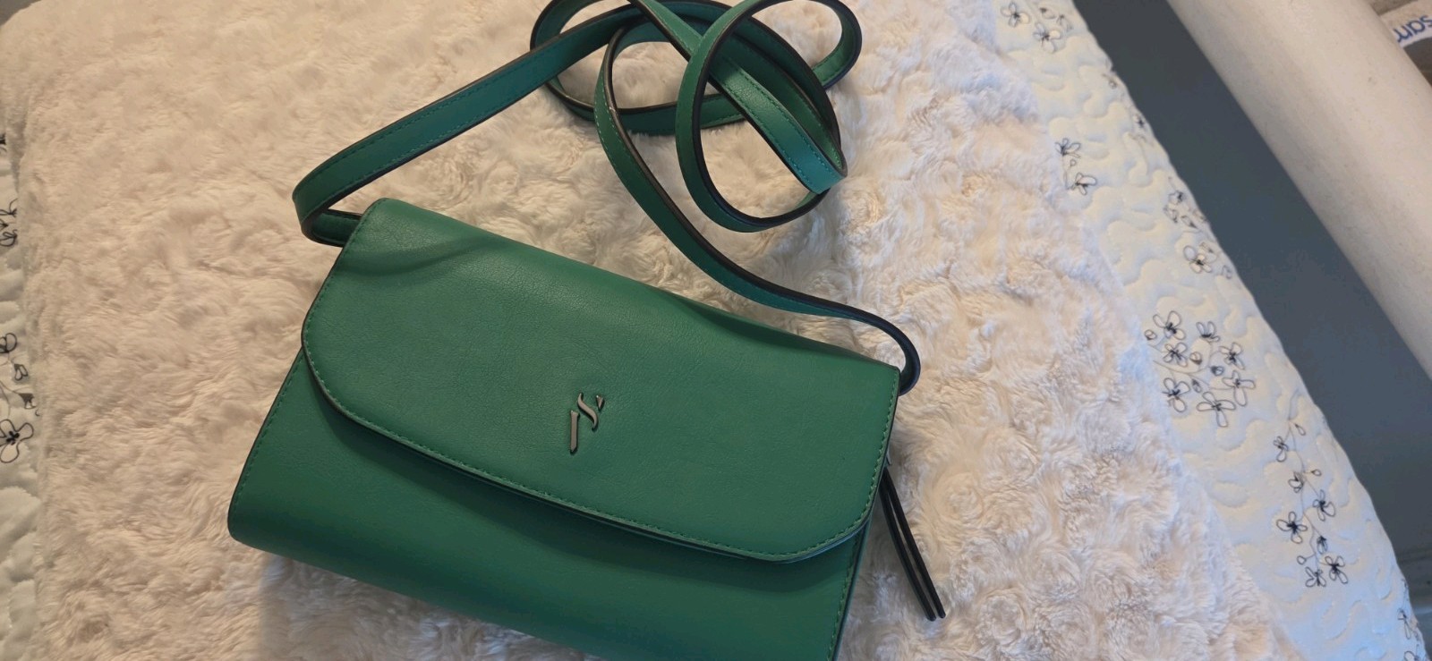 SIMPLY VERA WANG GREEN CROSSBODY HANDBAG