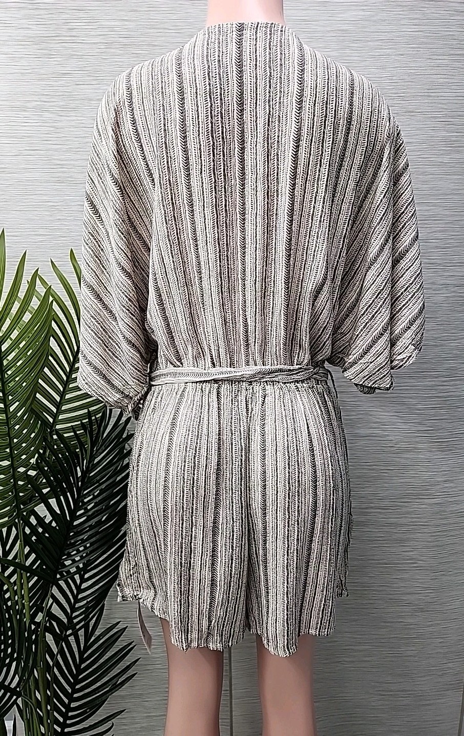 NWT CUPSHE Womens Romper Size Large Geometric Stripes