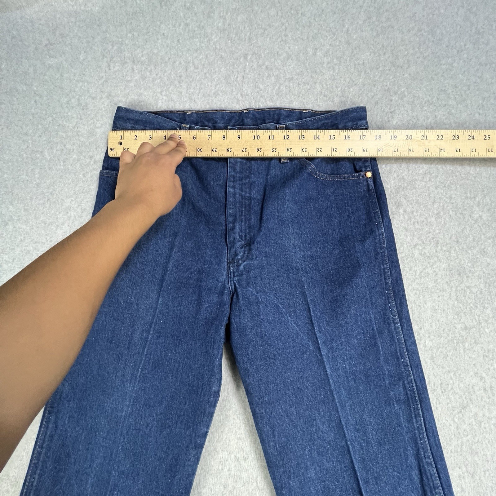 Vintage Wrangler 13MWZ Cowboy Cut Jeans Mens 35×38 Blue Dark Wash Straight Fit