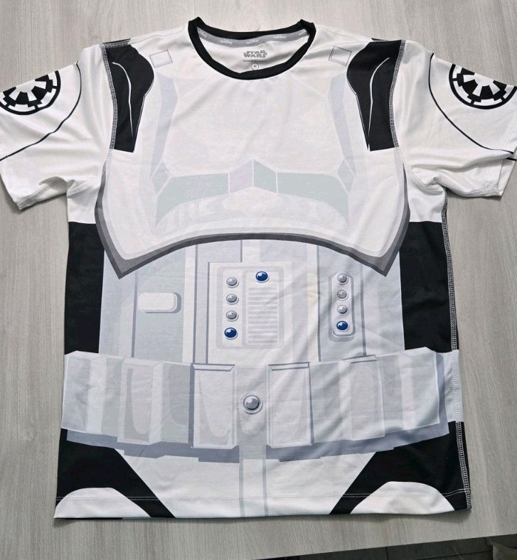 Star Wars runDisney Stormtrooper Graphic Print T-Shirt Crew Neck Size M White
