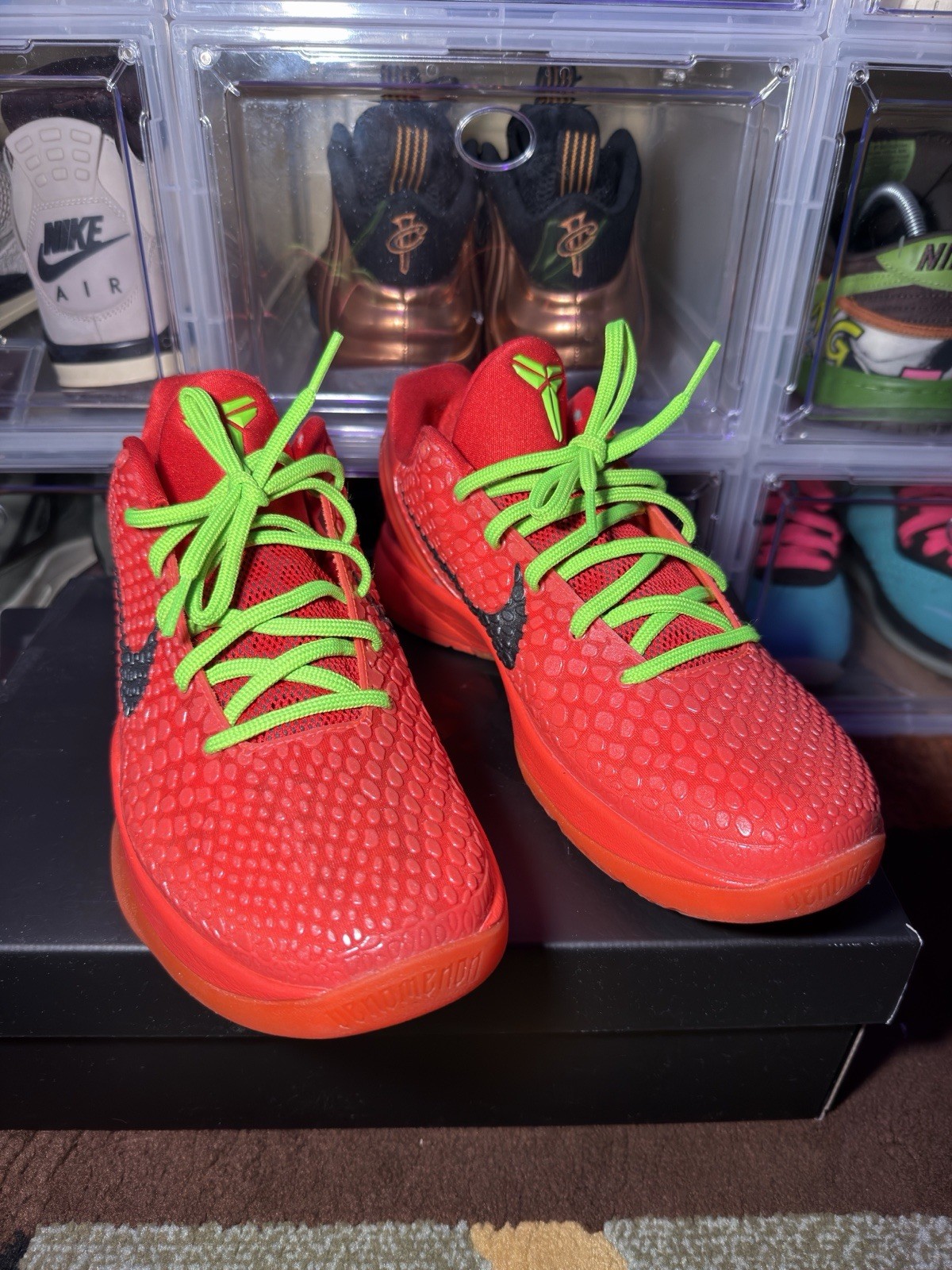 Nike Kobe Bryant Low – Reverse Grinch – **VNDS** Size 9