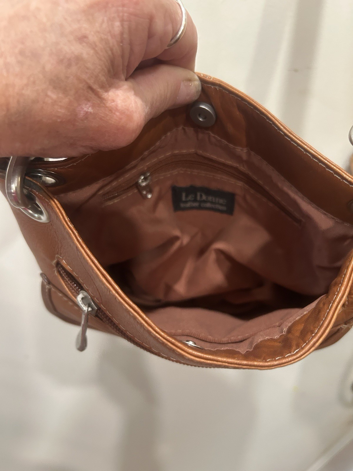 Le Donne Leather Simple Flap Over Crossbody Cognac Bag, Adjustable Strap
