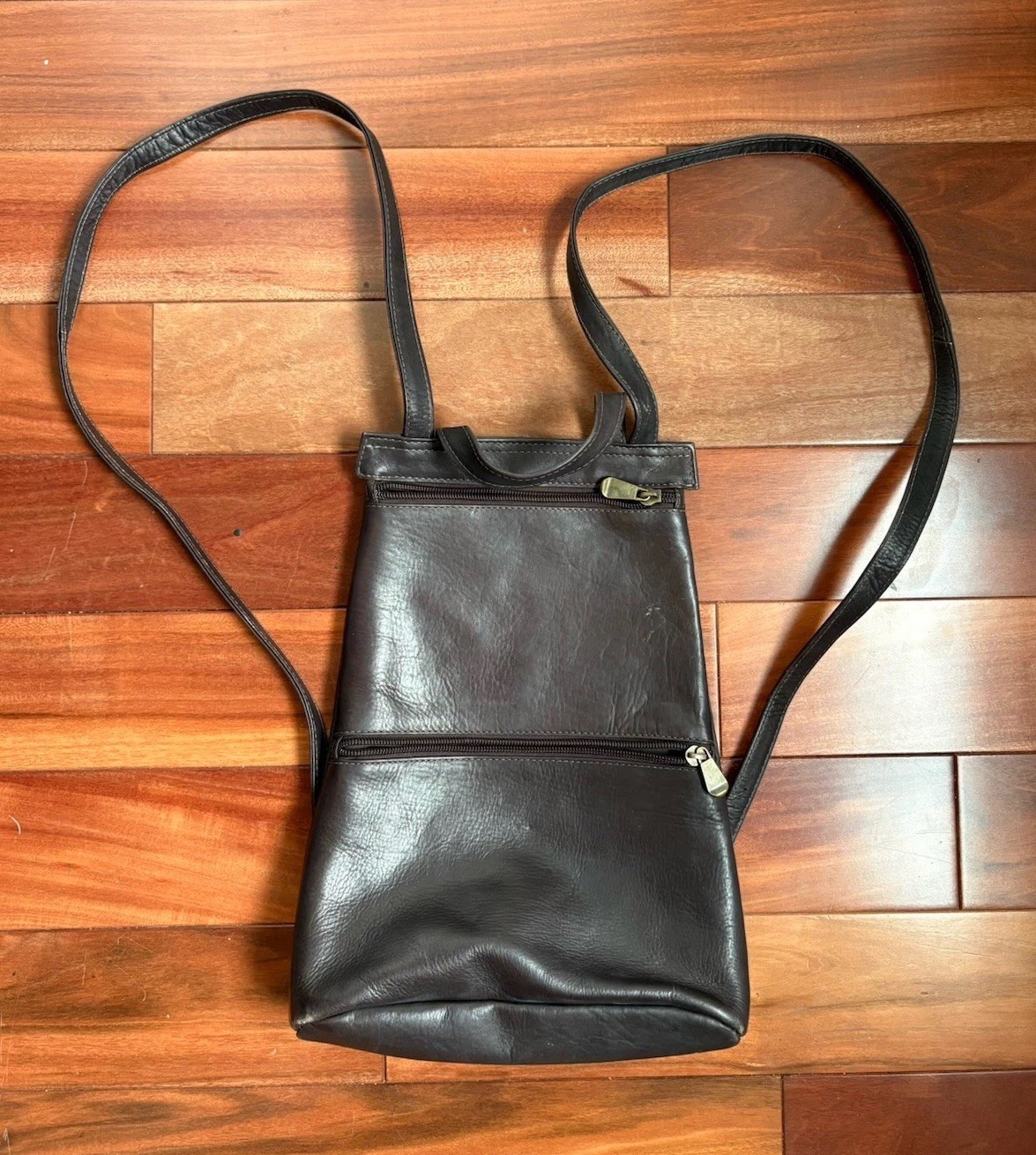 Le Donne Black Crossbody Bag Zip Closure Brass Hardware Brown Lined
