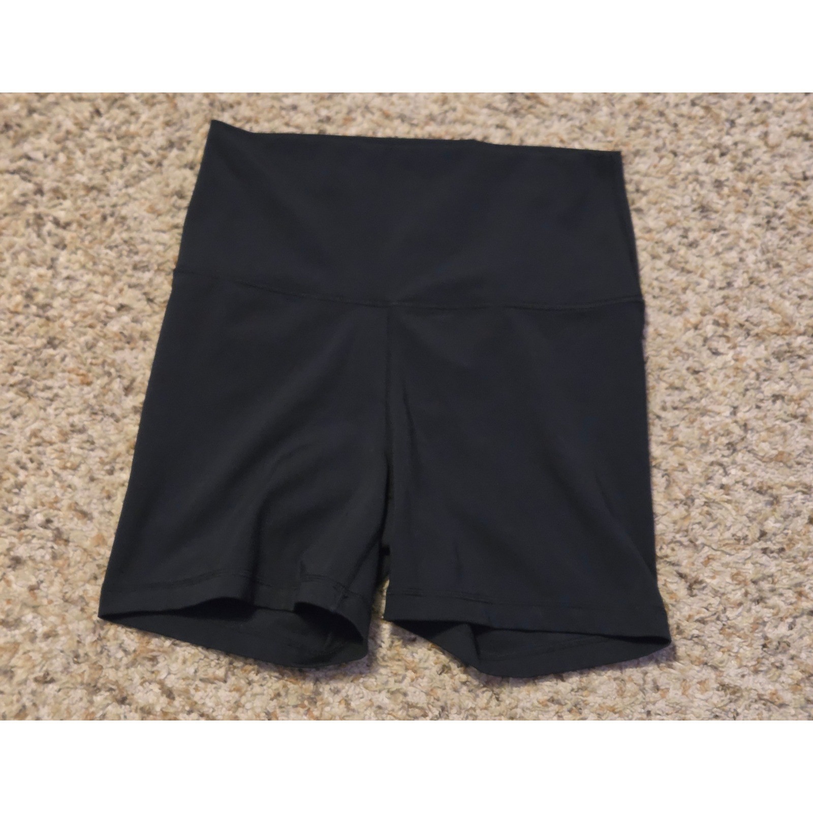 Yogalicious Lux Everyday 5″ Super Hi Rise Shorts Women’s Size Large Black
