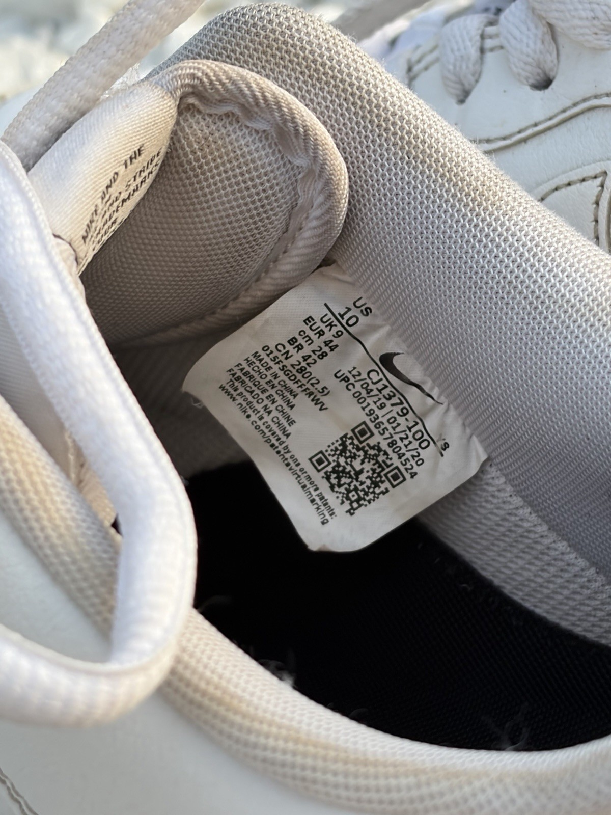 US Men 10 Nike Air Force 1 ’07 LV8 Low Double Air Pack White/Barely Volt