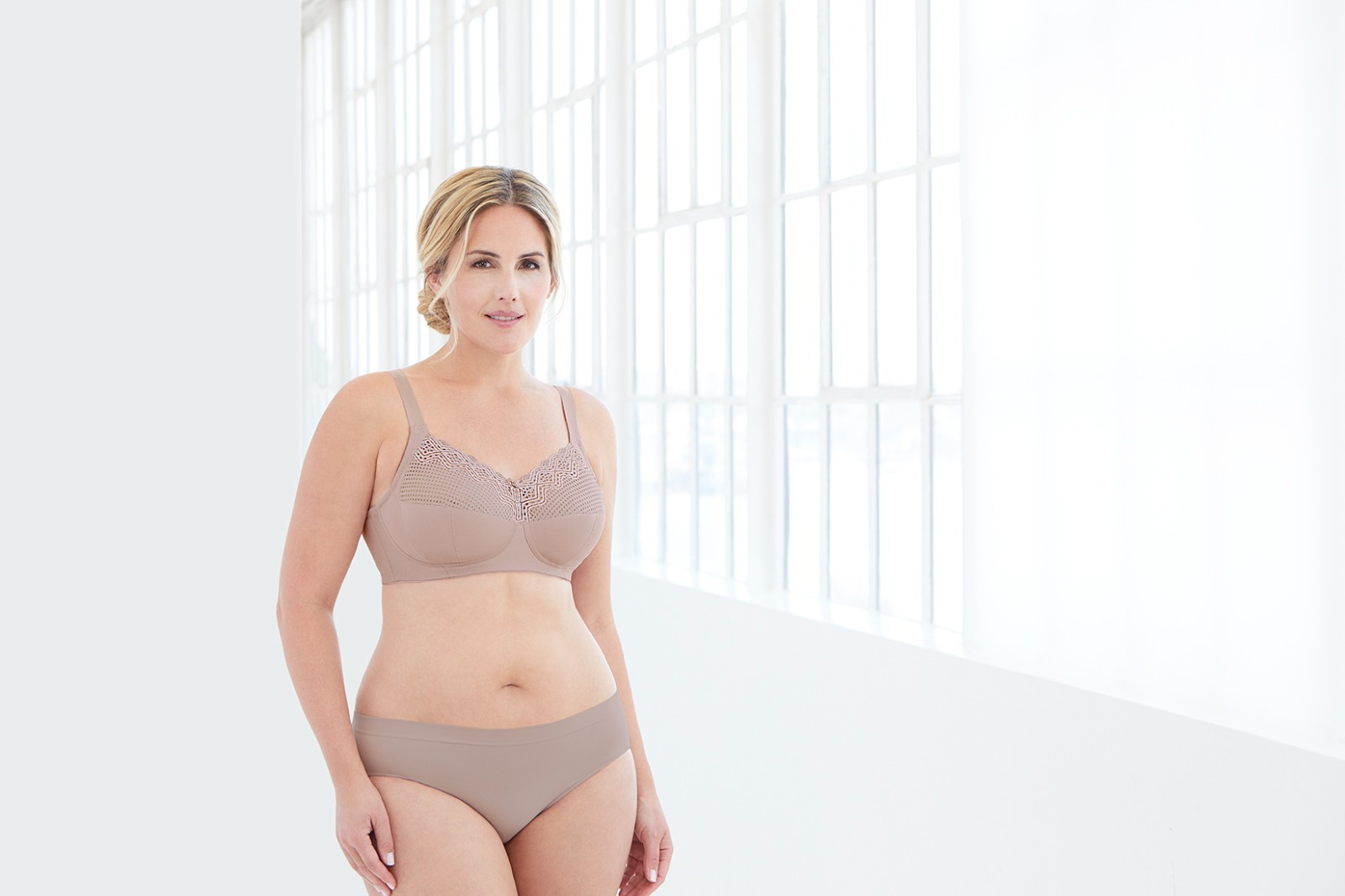 Glamorise ComfortLift Wire‑Free Bra • Full Coverage • Soft Lace • Support • 40F
