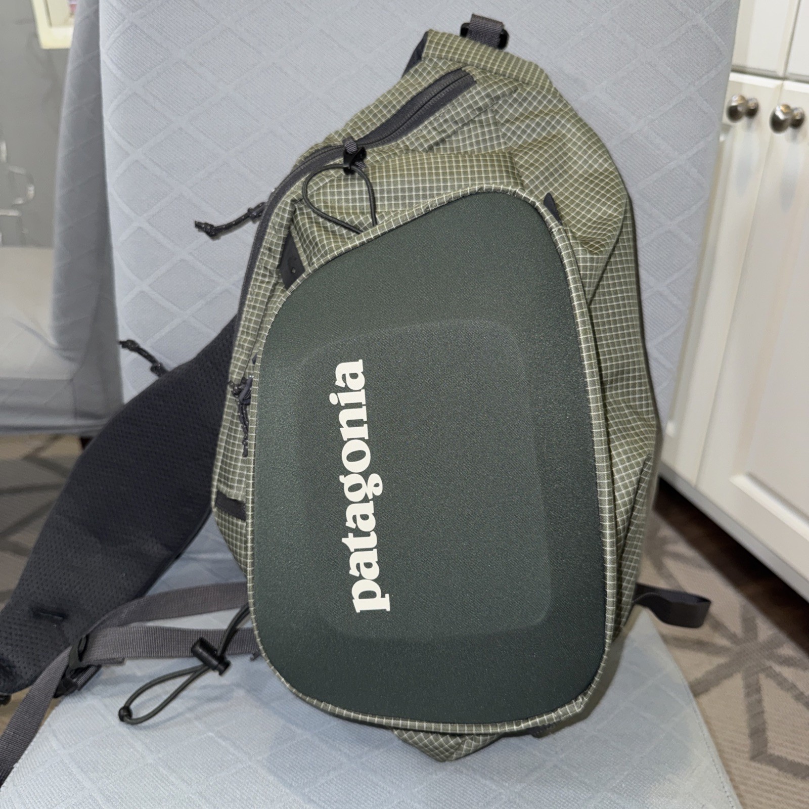 Patagonia Stealth Atom Sling 8L SP18 Discontinued Rare Fishing Bag Used
