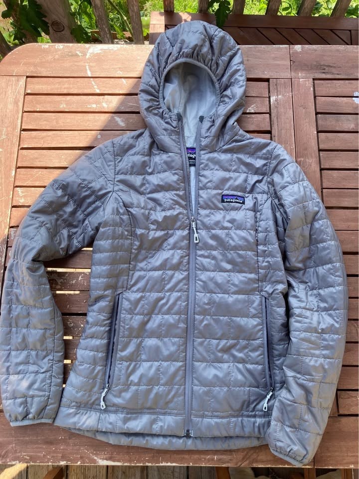 Patagonia Nano Puff Hoody Women’s Sz Xs Gray Primaloft