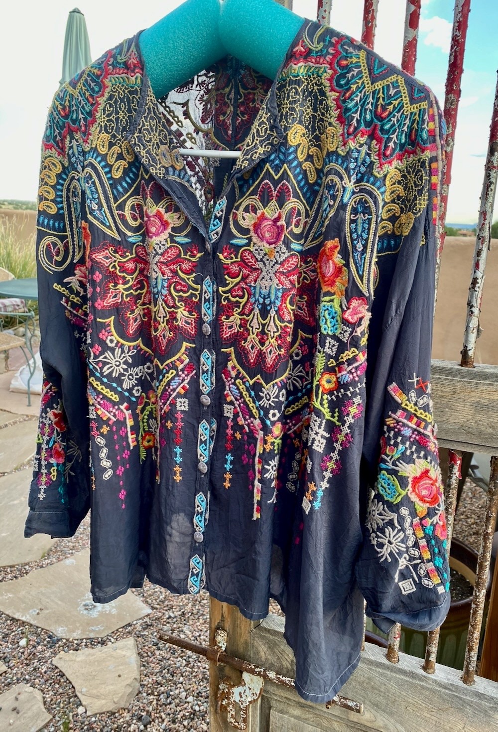 Johnny Was embroidered shirt XL