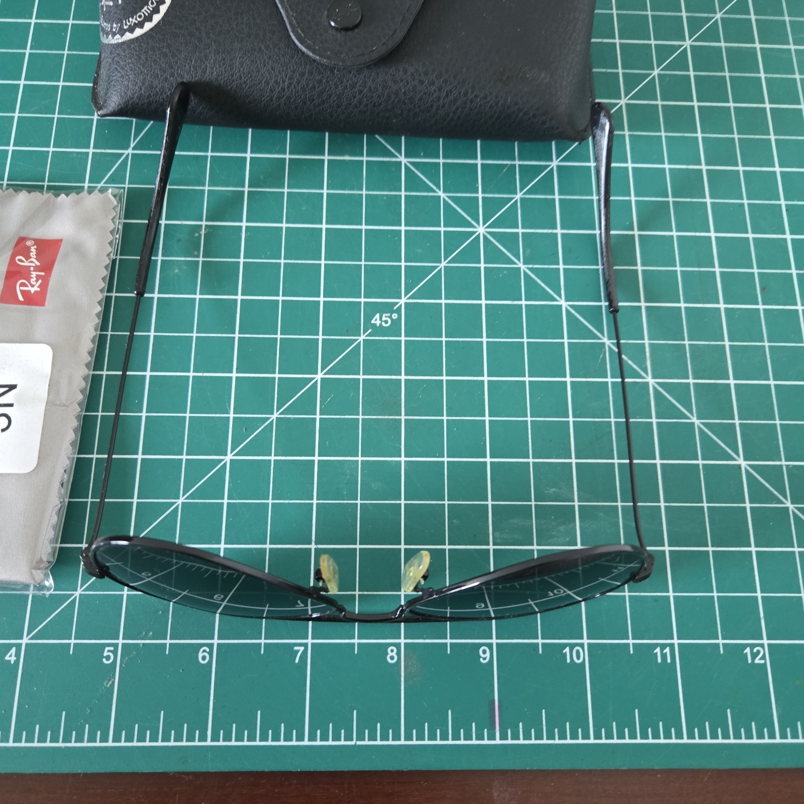 Ray Ban Aviator Black Frame Dark lenses w Case Marks on Right Ear Piece