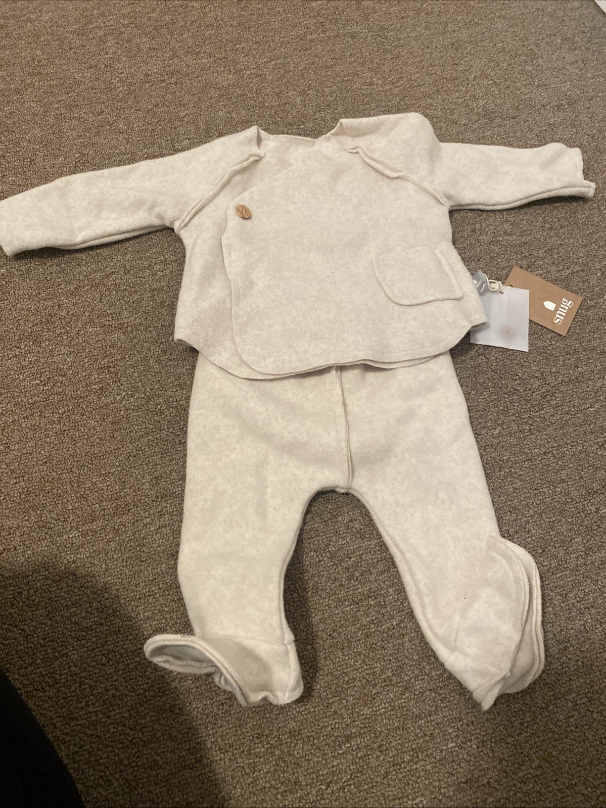 Snug Baby Oatmeal Colored 2 Piece Footie Set In Size 3 Months